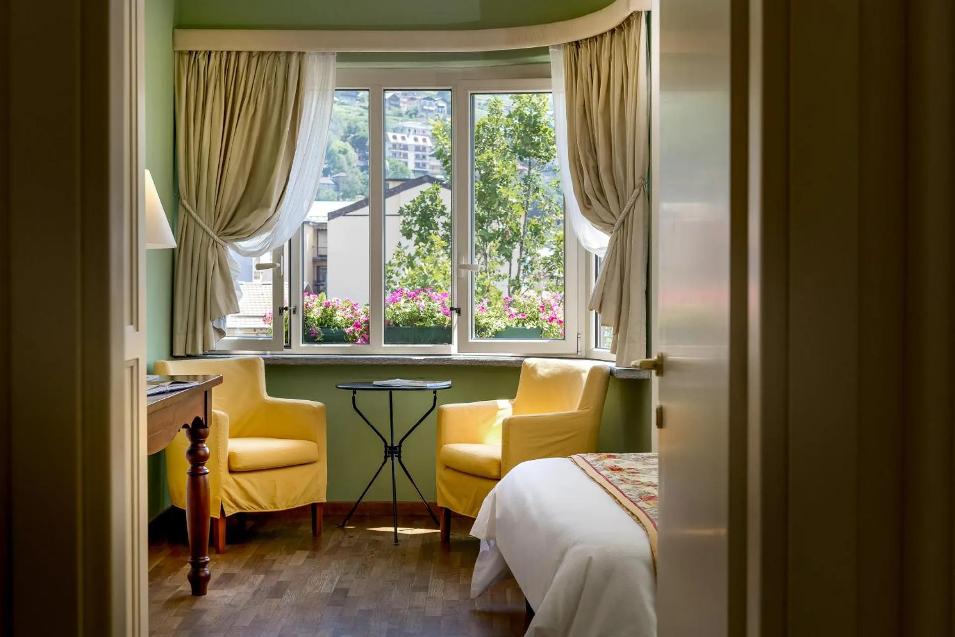 Photo of the whole room in Bijou Hotel