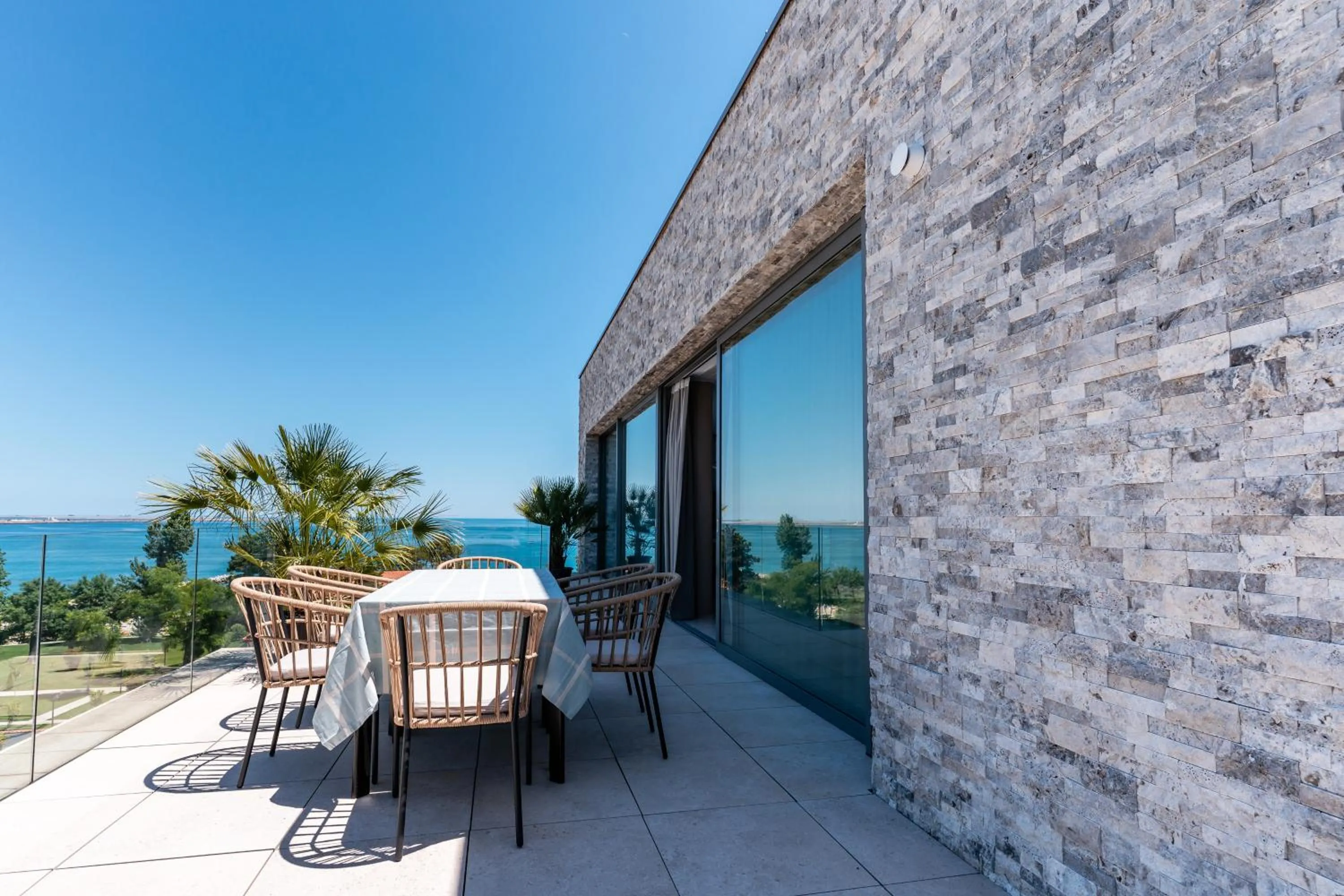 Property building in Amaris ApartHotel la 2 Pași de Plajă & Parcare Gratuită