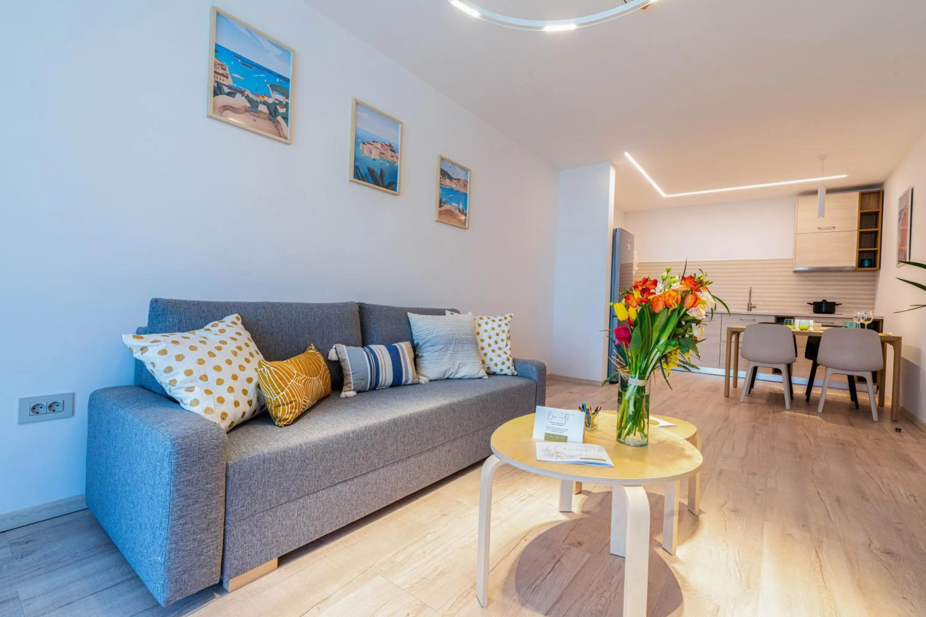 Living room in Amaris ApartHotel la 2 Pași de Plajă & Parcare Gratuită