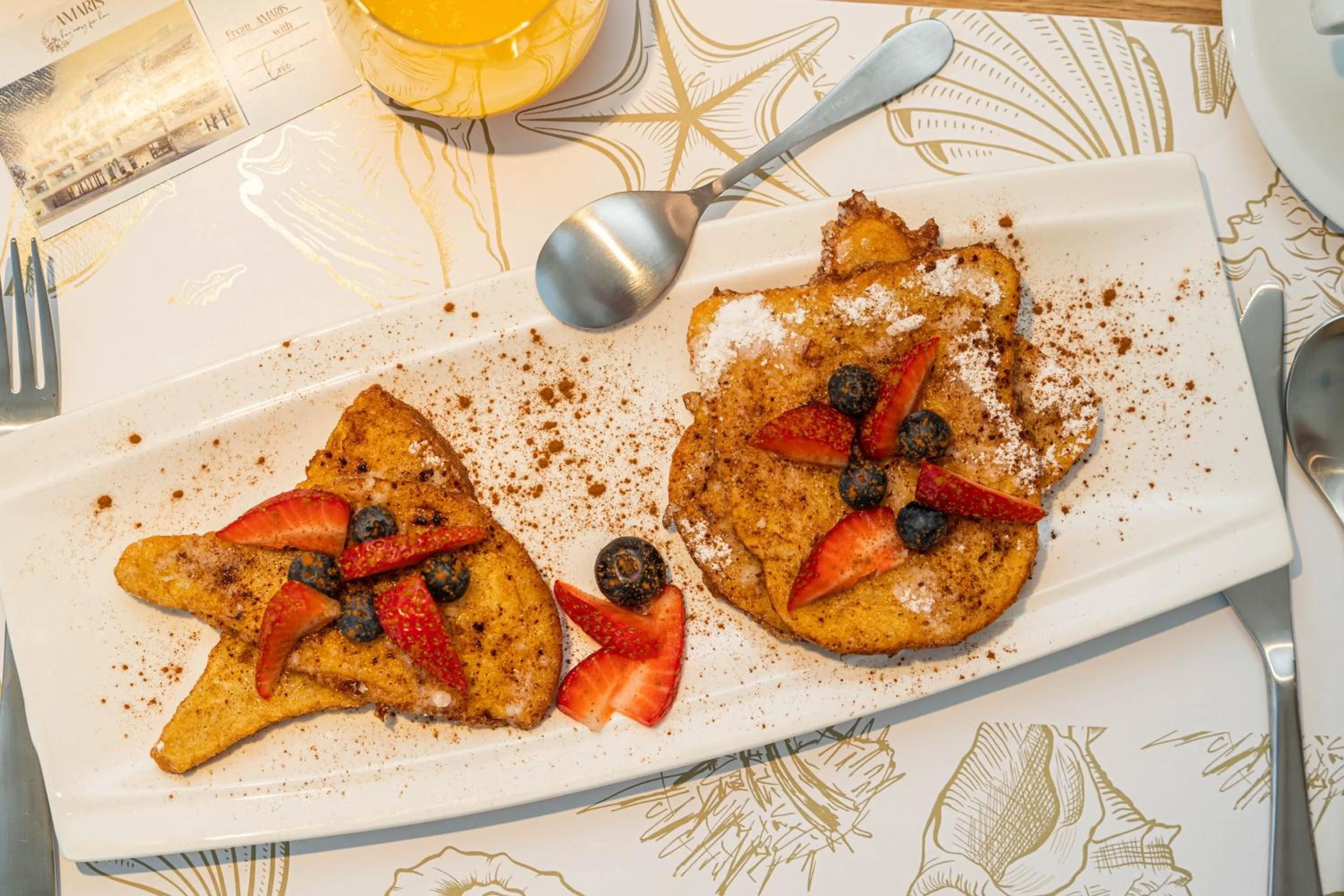 Food and drinks in Amaris ApartHotel la 2 Pași de Plajă & Parcare Gratuită