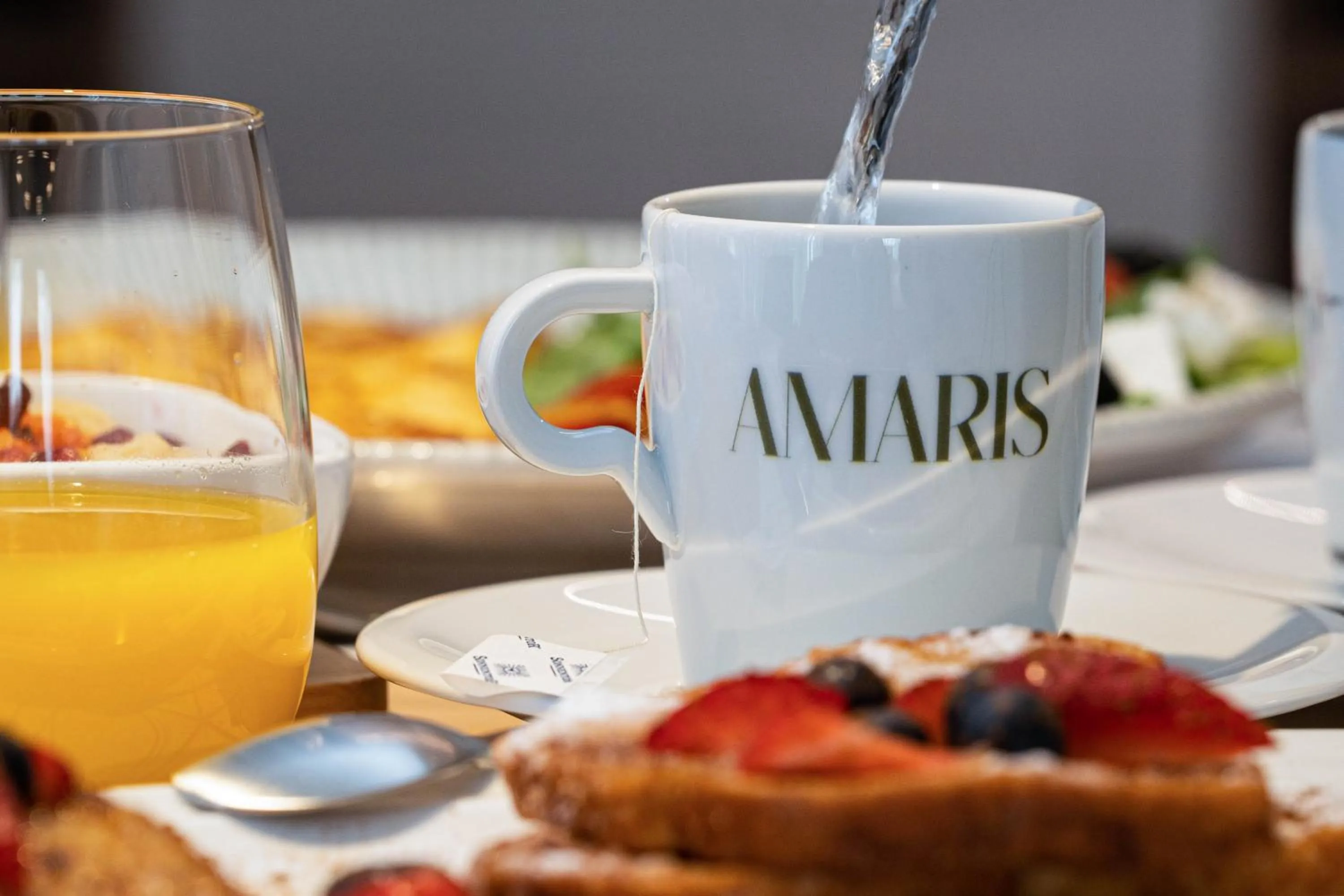 Food and drinks in Amaris ApartHotel la 2 Pași de Plajă & Parcare Gratuită