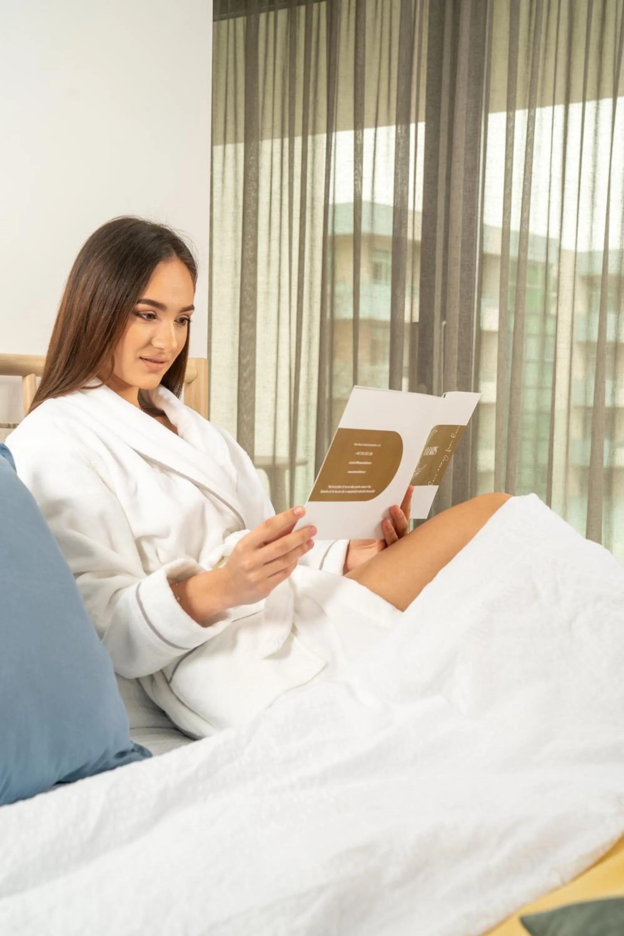 People, Bed in Amaris ApartHotel la 2 Pași de Plajă & Parcare Gratuită