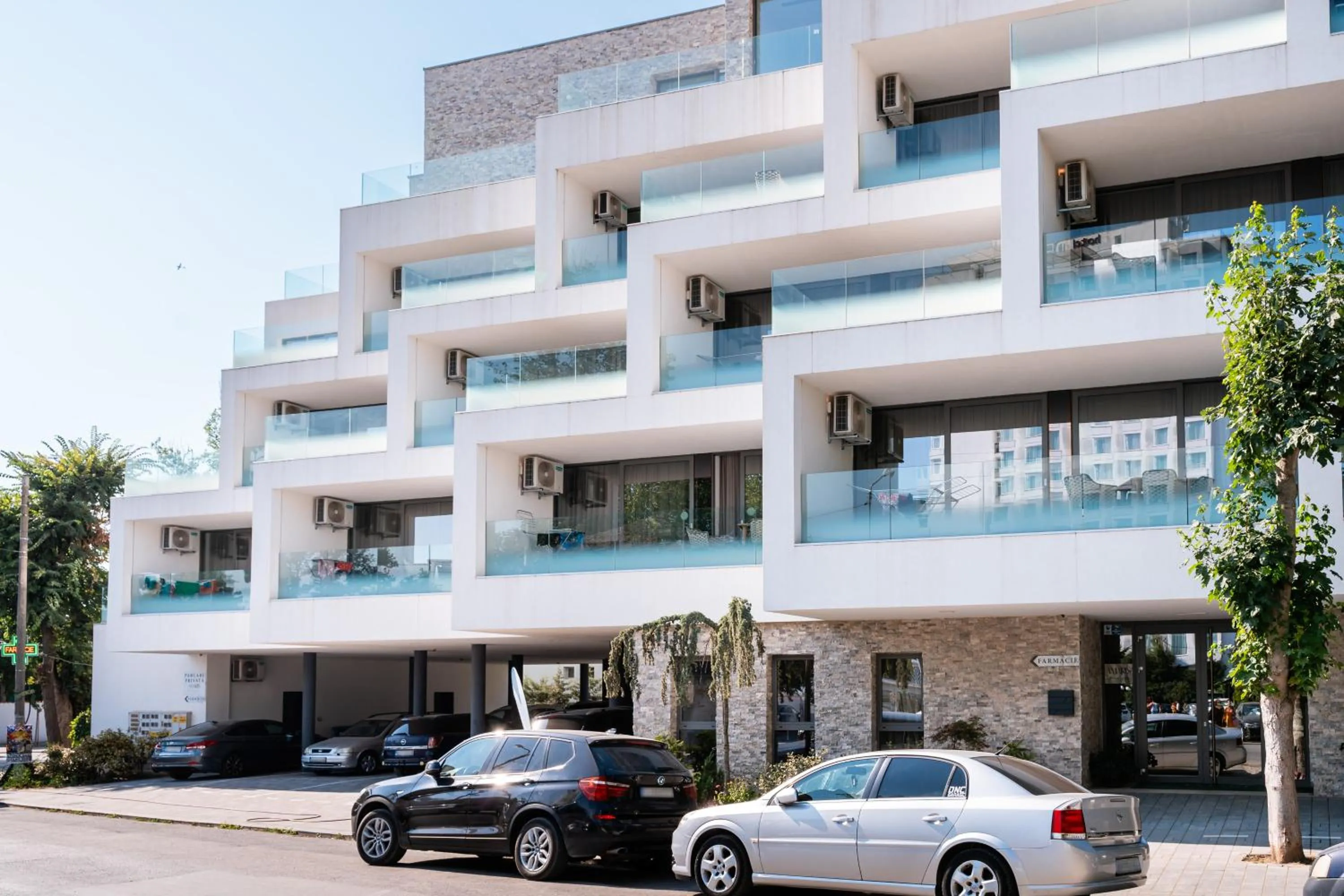 Quiet street view in Amaris ApartHotel la 2 Pași de Plajă & Parcare Gratuită