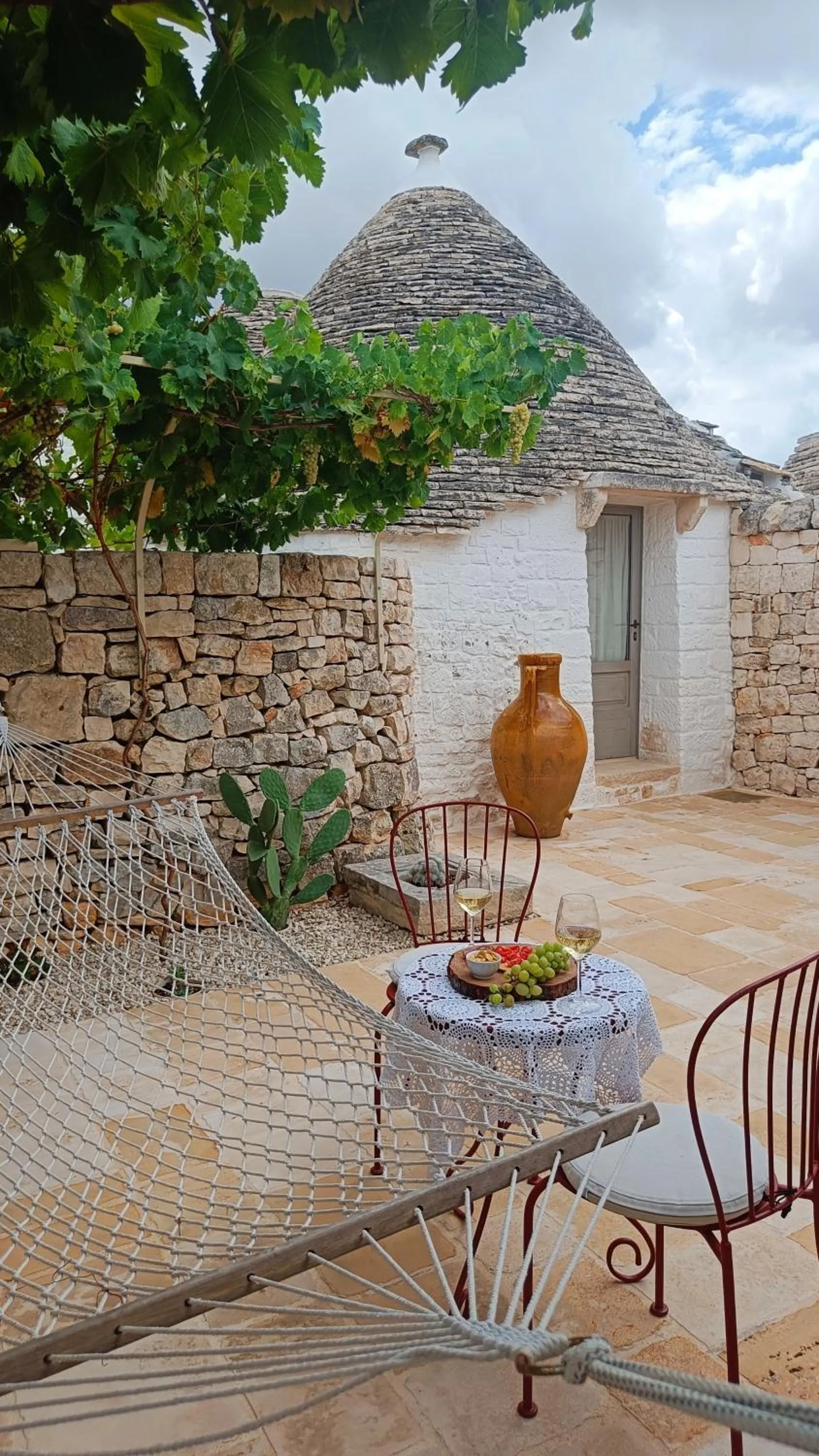 Patio in Trulli Holiday Albergo Diffuso