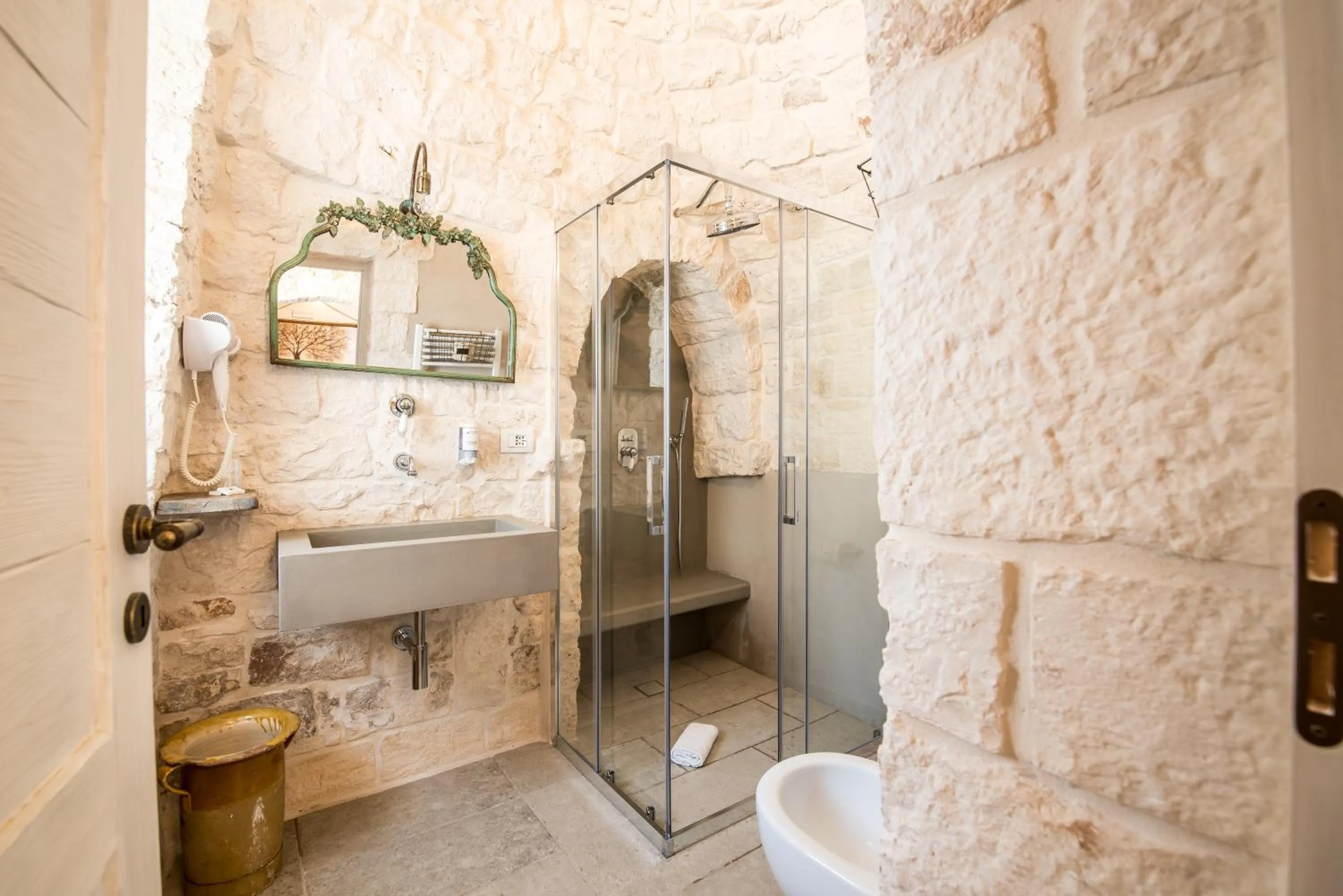 Bathroom in Trulli Holiday Albergo Diffuso