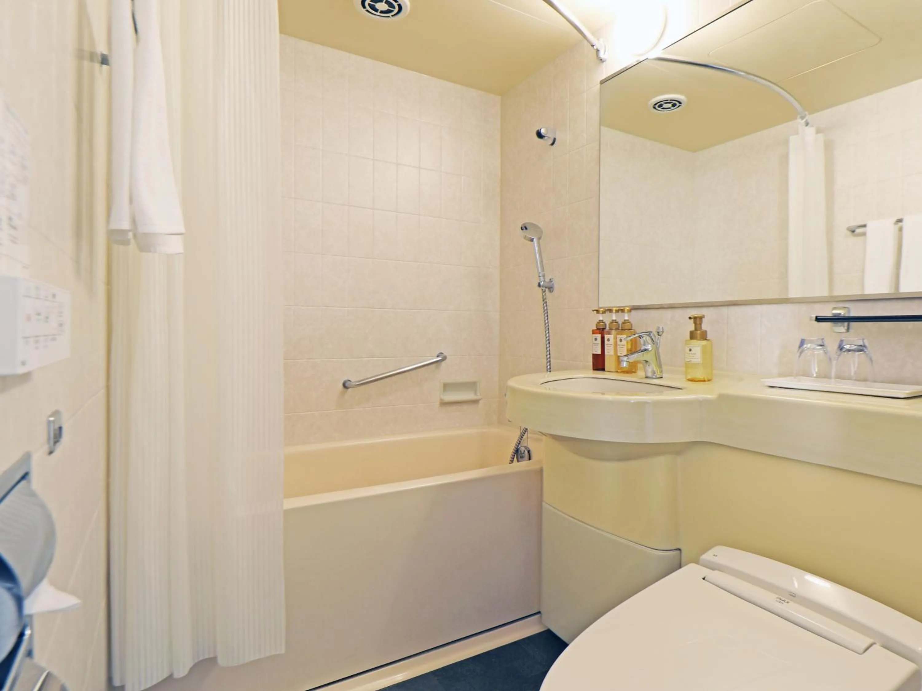 Bathroom in Chisun Hotel Yokohama Isezakicho