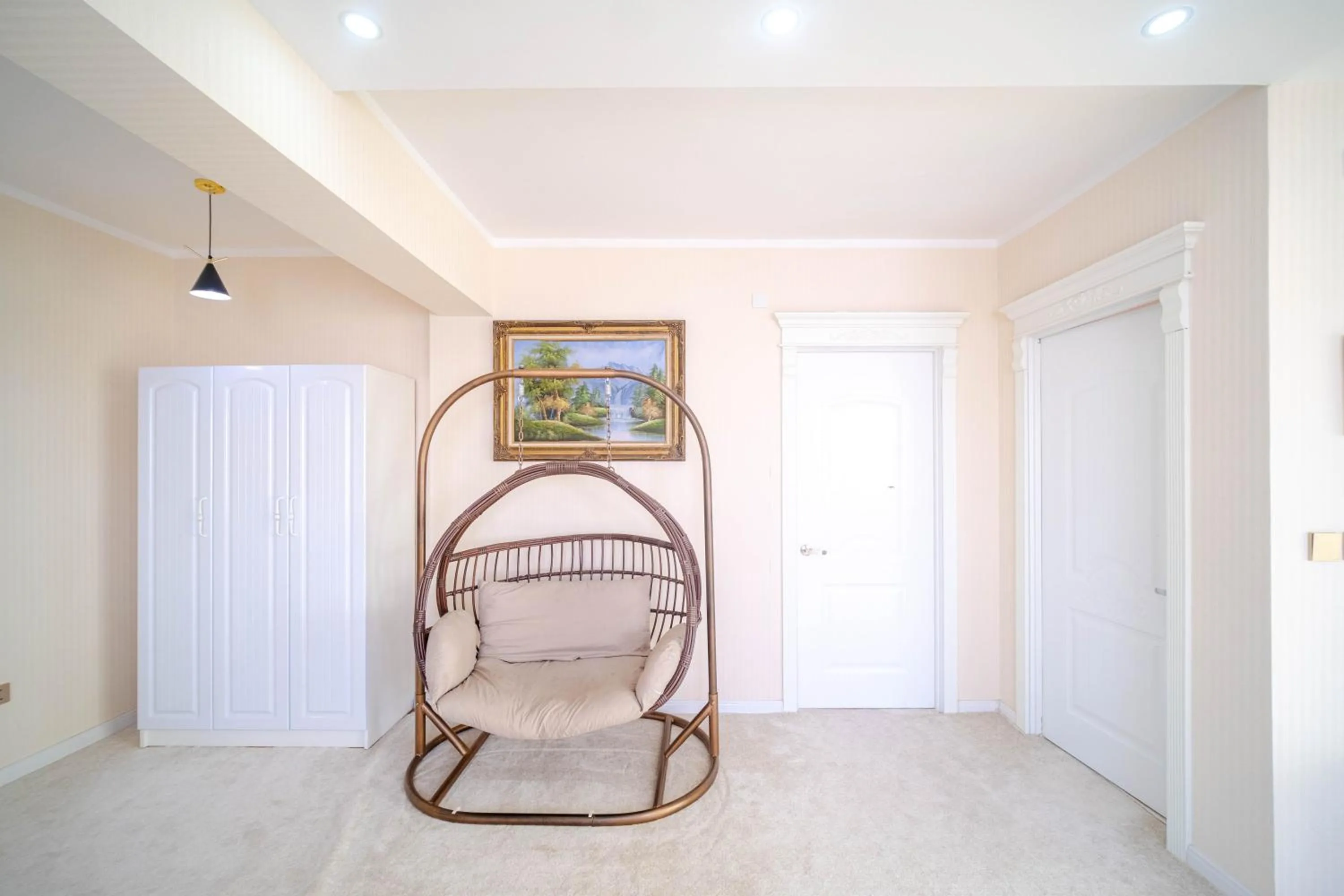 Eagle Town Serviced Apartment