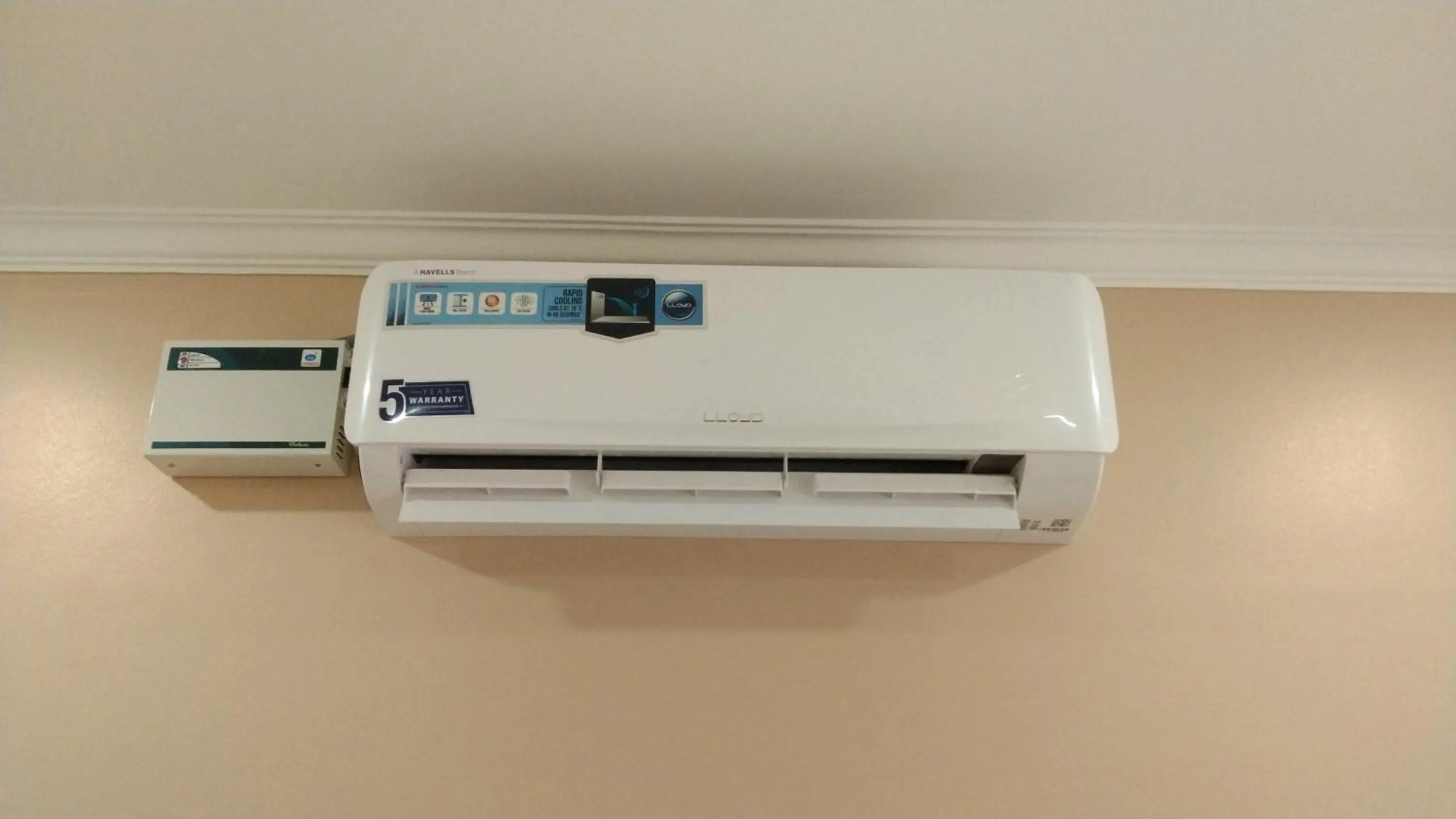 air conditioner in Hotel Grand Stay