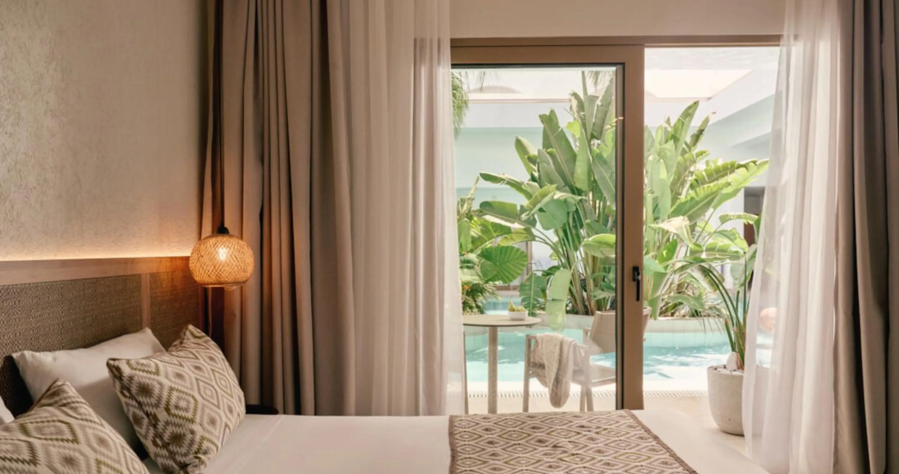 Bed in Blue Sea Island