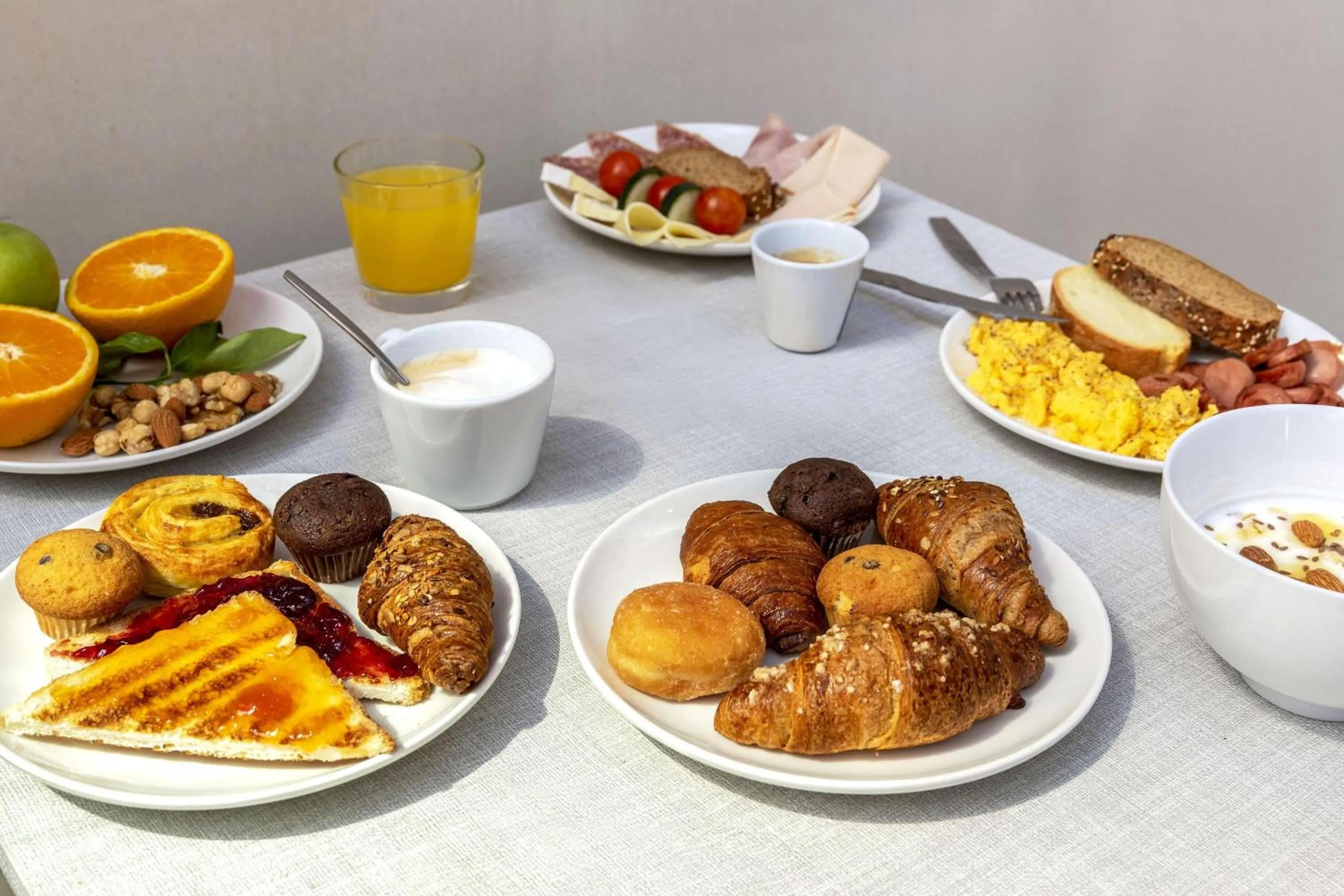 Restaurant/places to eat in B&B HOTEL Trapani Crystal