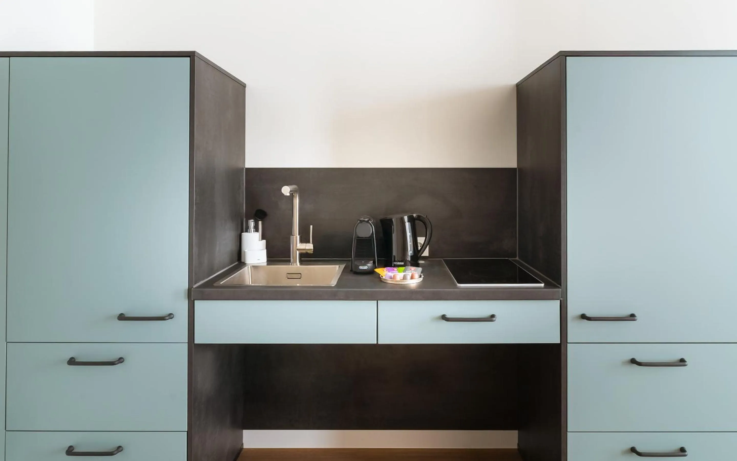 Coffee/tea facilities in Limehome Berlin Müllerstraße - Digital Access