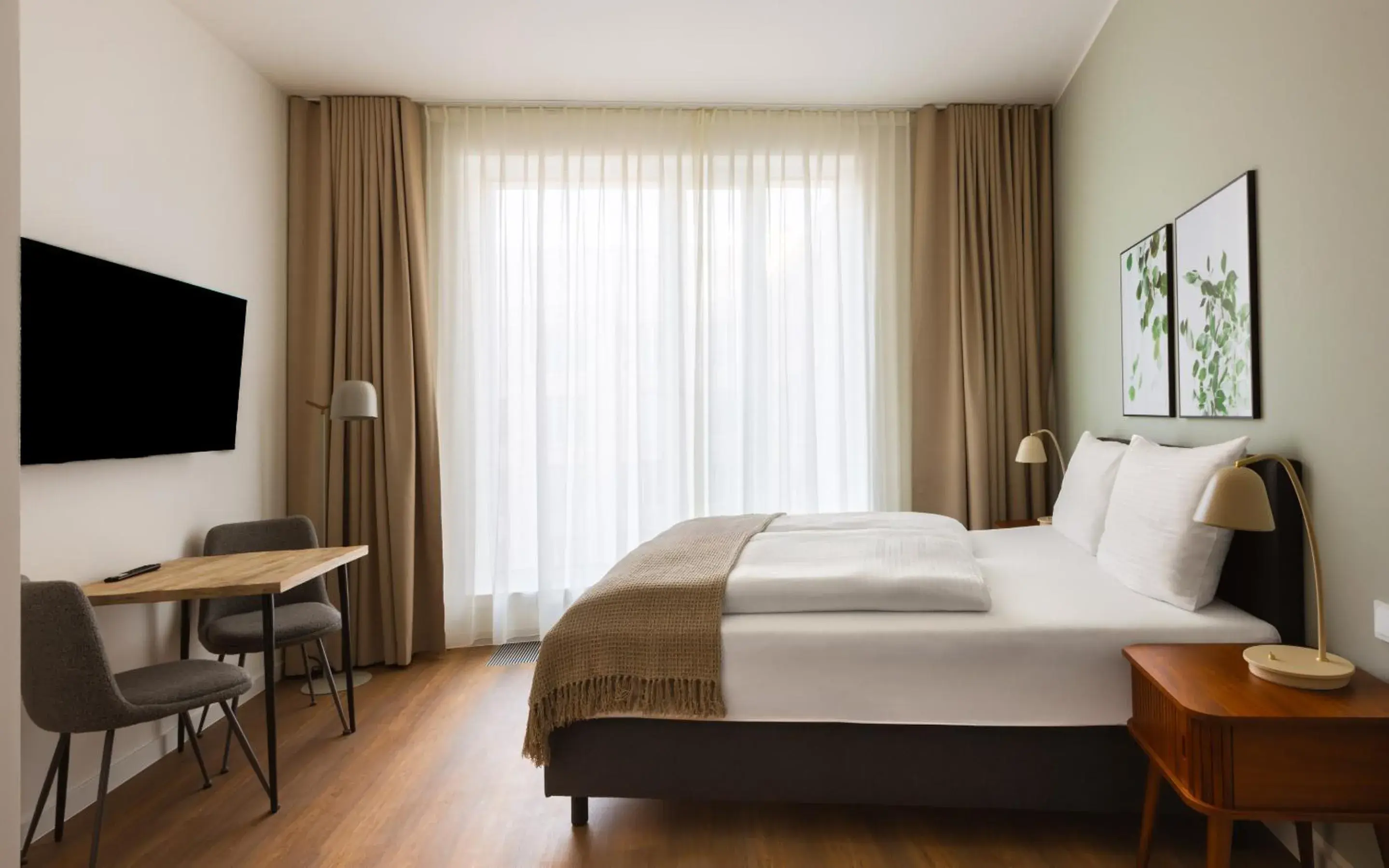 Queen Room in Limehome Berlin Müllerstraße - Digital Access Queen Room in Limehome Berlin Müllerstraße - Digital Access