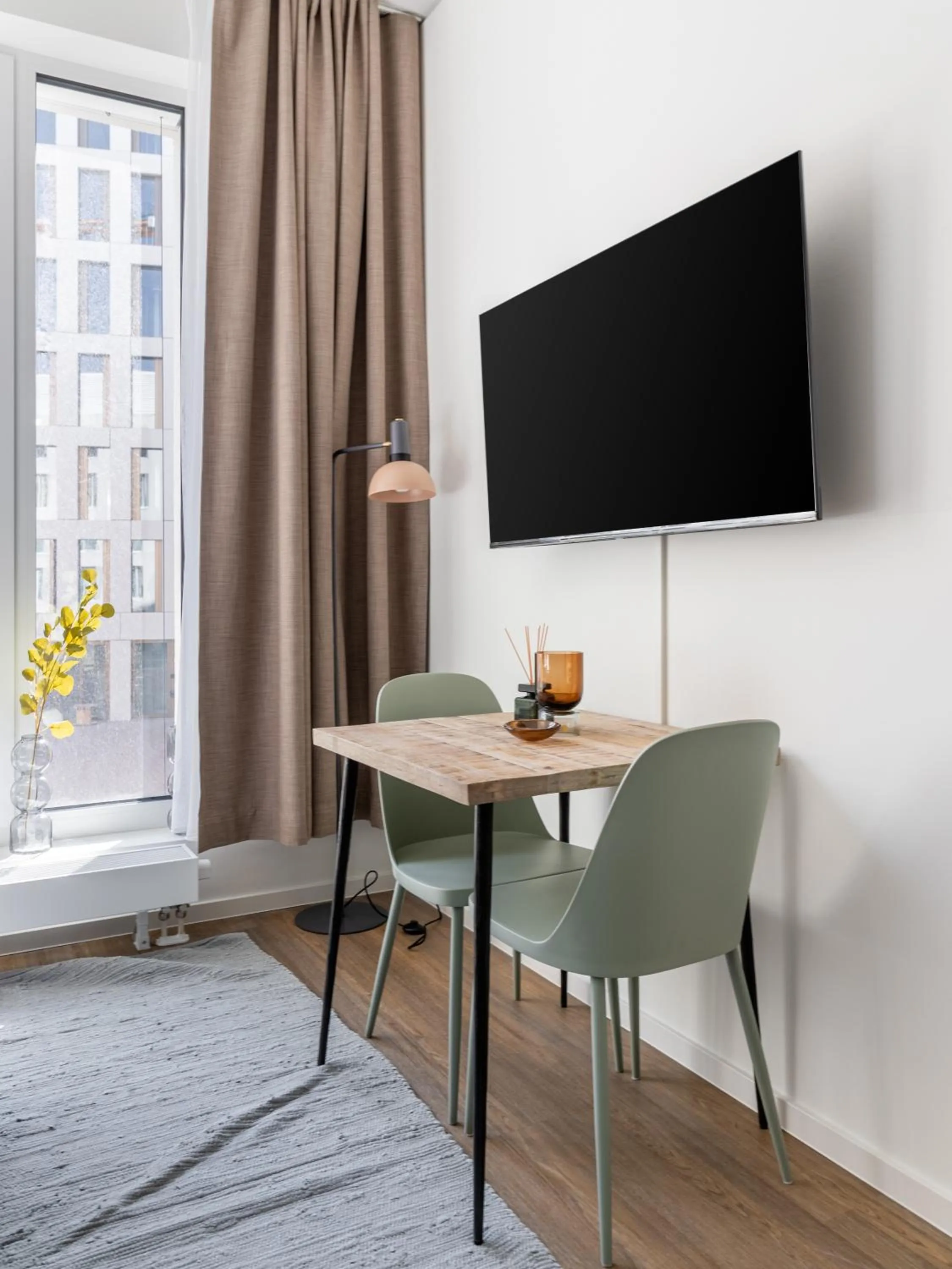 TV and multimedia in Limehome Berlin Müllerstraße - Digital Access