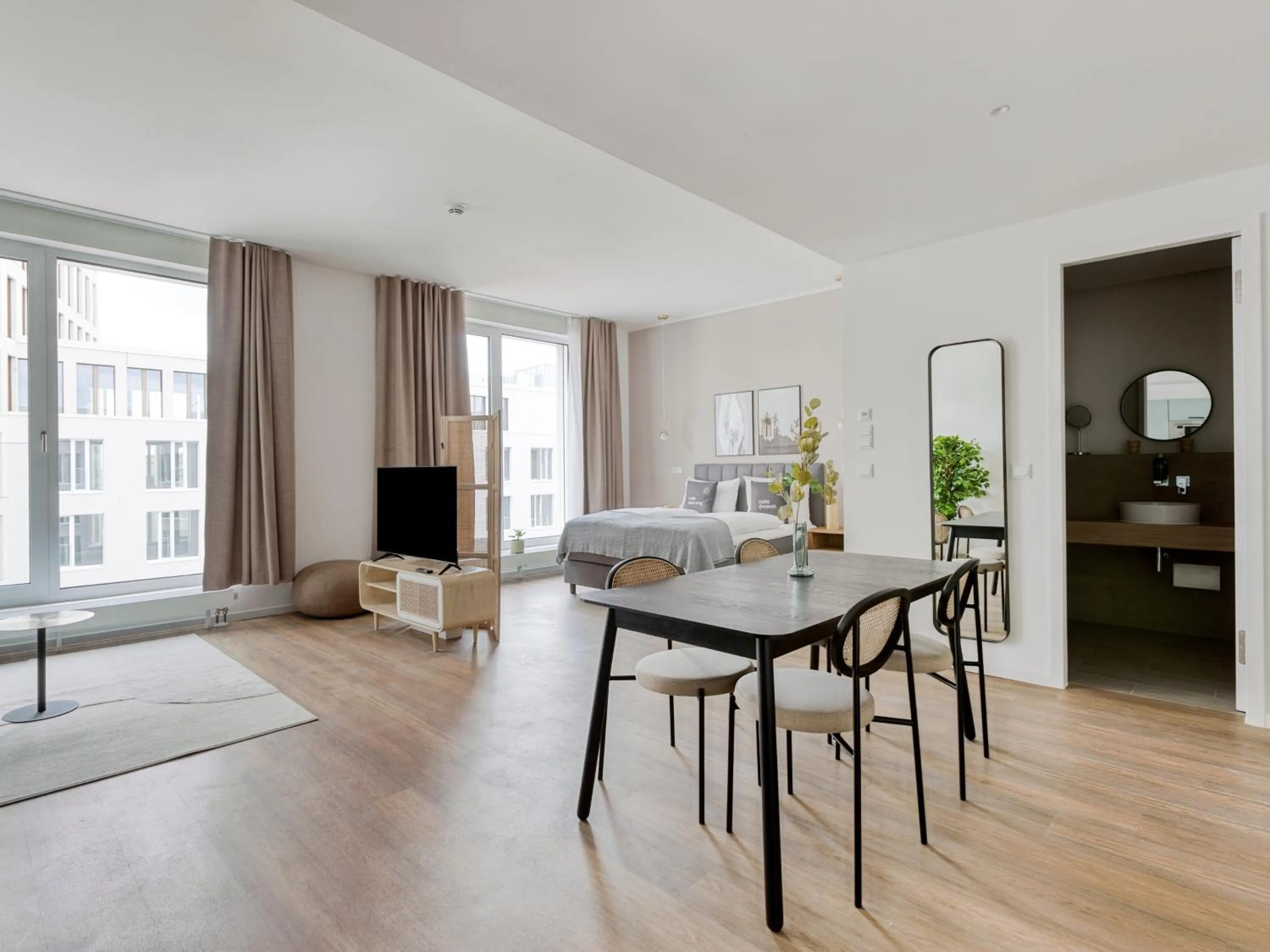 Photo of the whole room in Limehome Berlin Müllerstraße - Digital Access