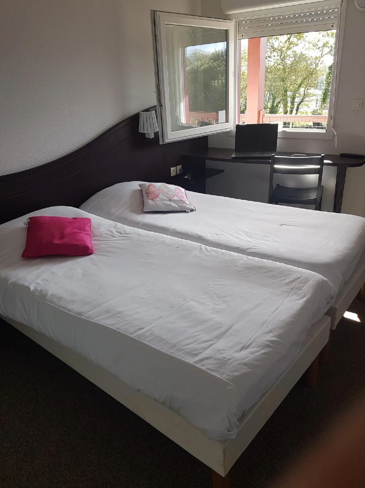 Bedroom, Bed in Enzo Hotels Quimperle By Kyriad Direct