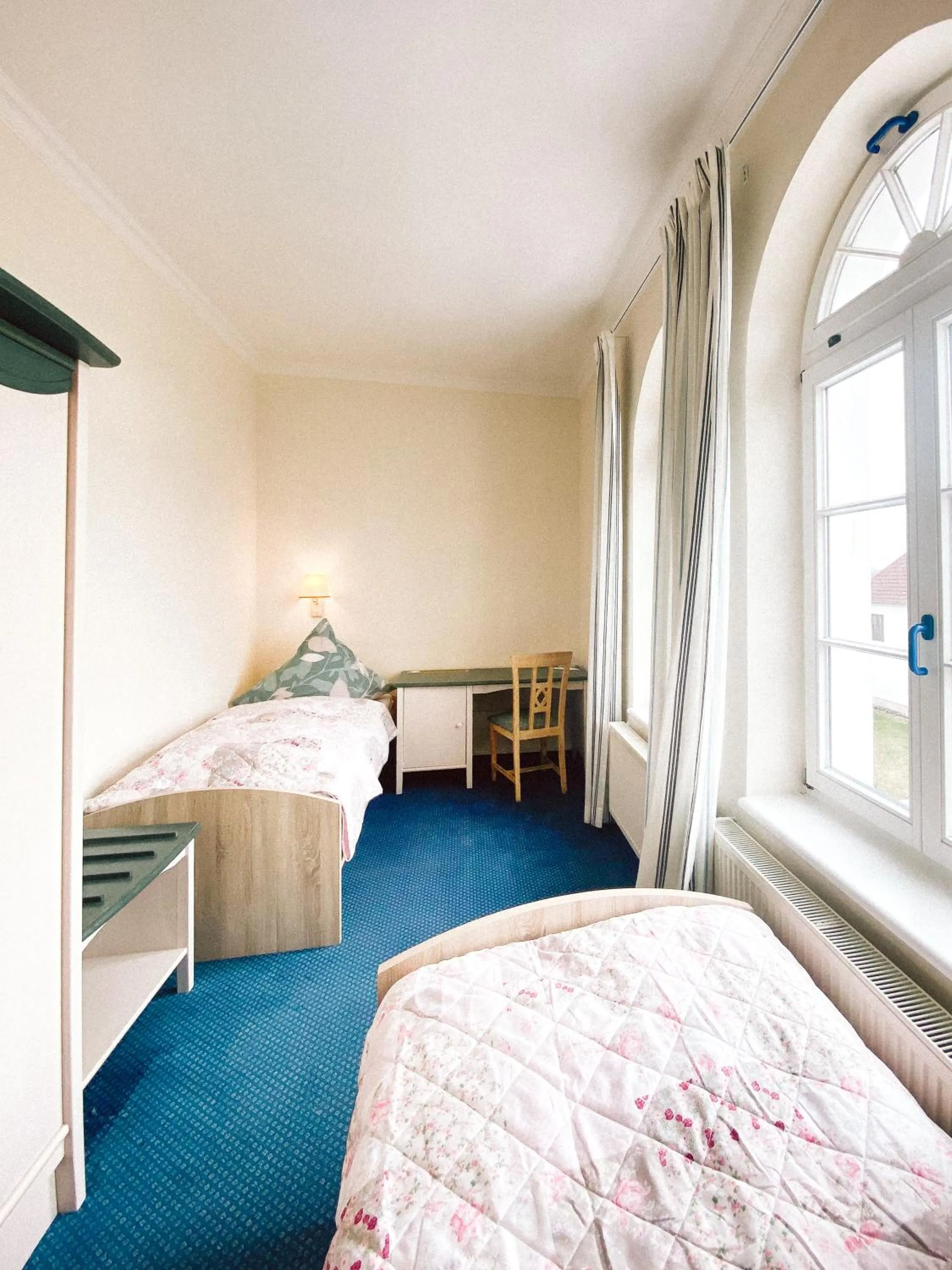 Photo of the whole room, Bed in Landhotel Schloss Daschow