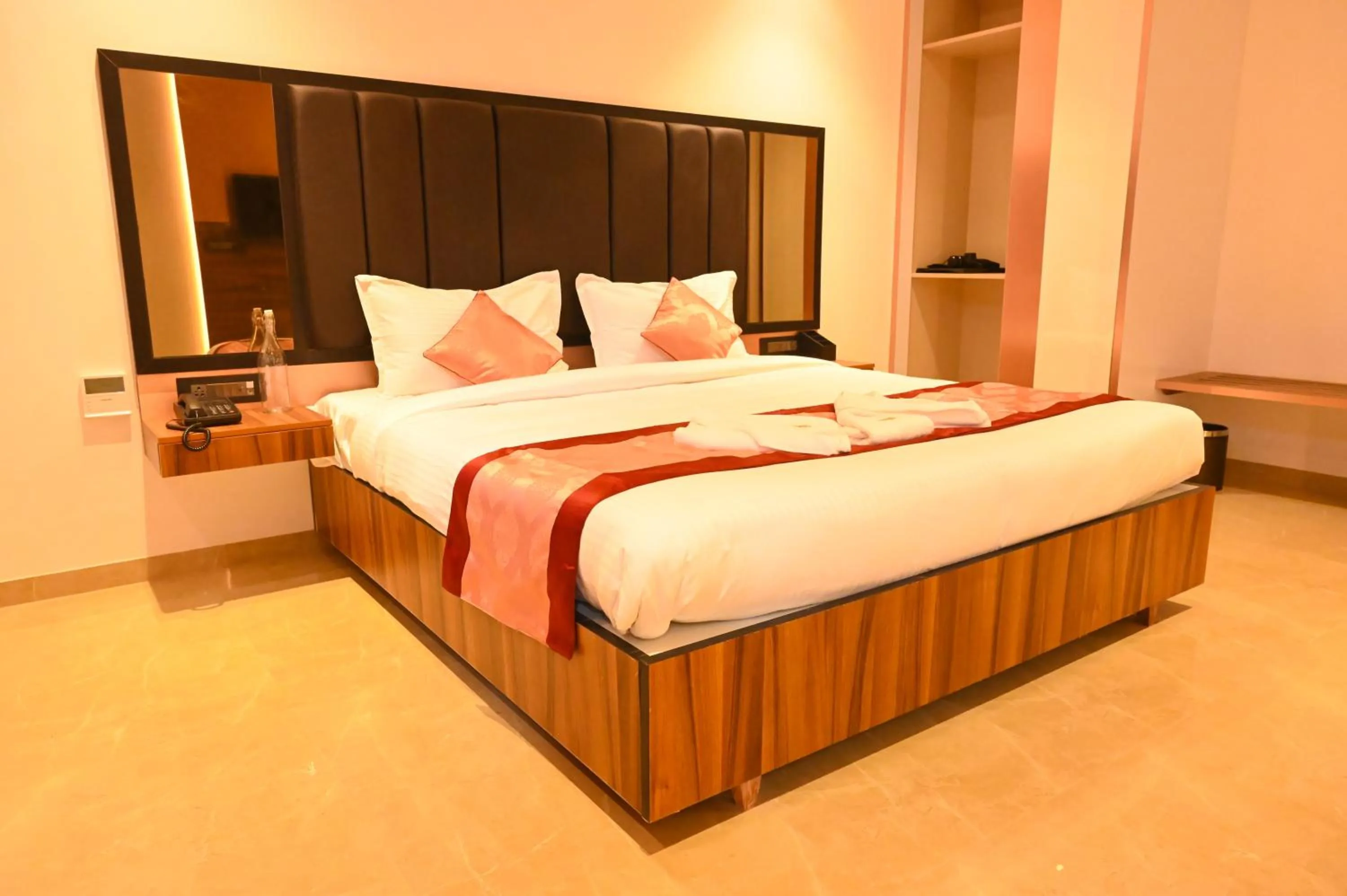 Photo of the whole room, Bed in Kalki Hotel