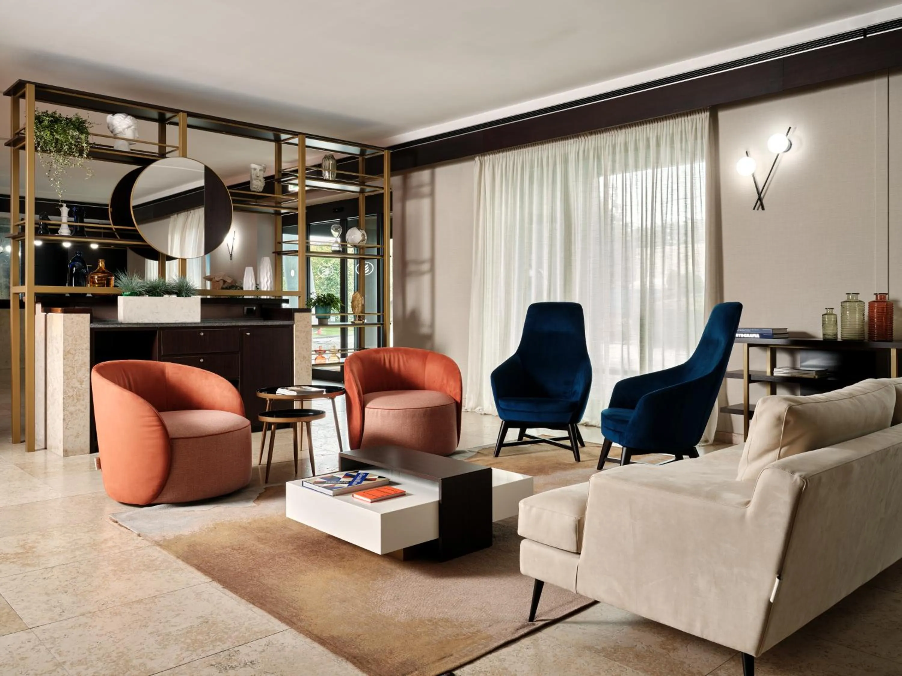 Lounge or bar in Crowne Plaza Milan - Malpensa Airport by IHG