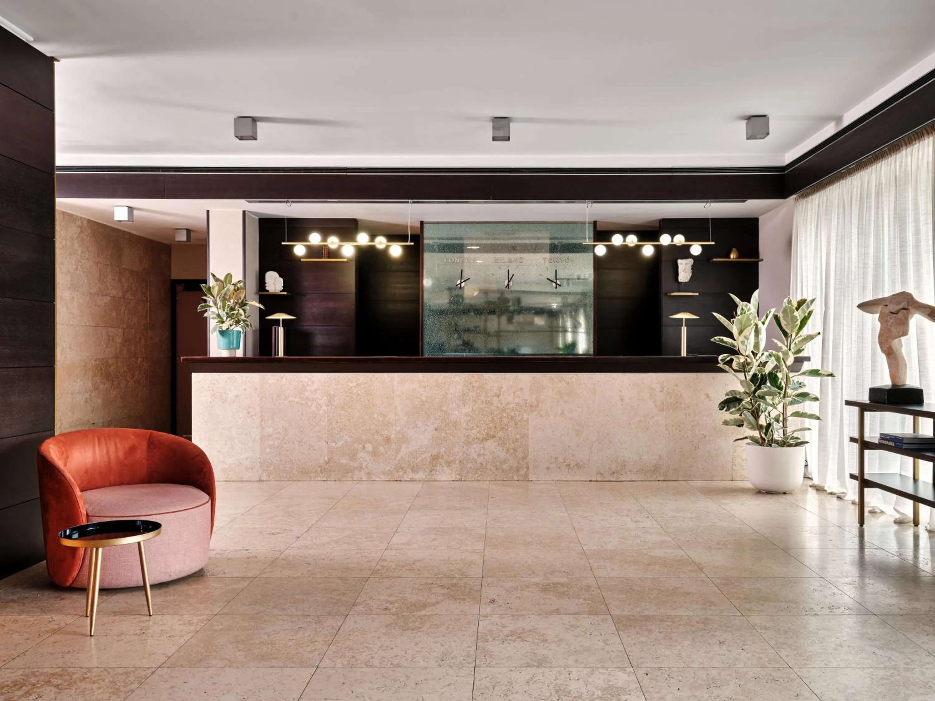 Lobby or reception in Crowne Plaza Milan - Malpensa Airport by IHG