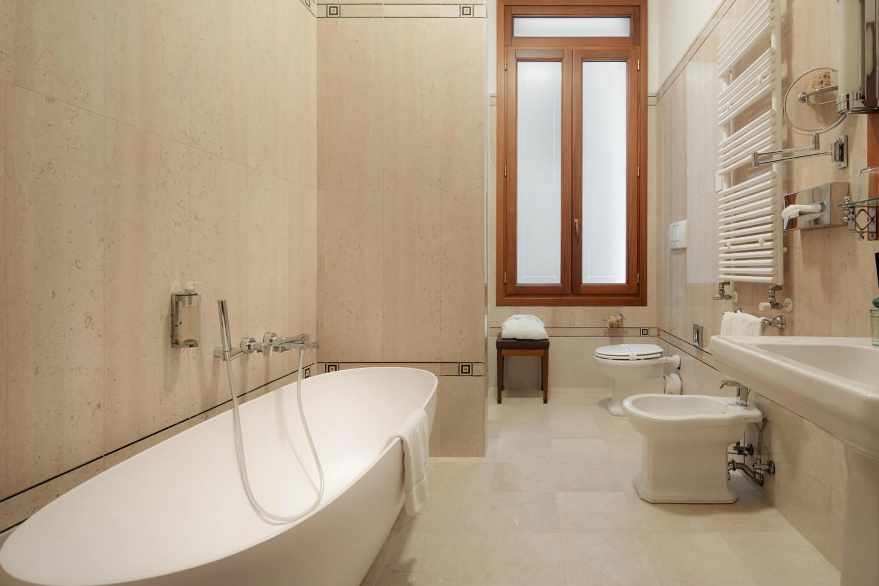 Bathroom in All’Angelo Art Hotel