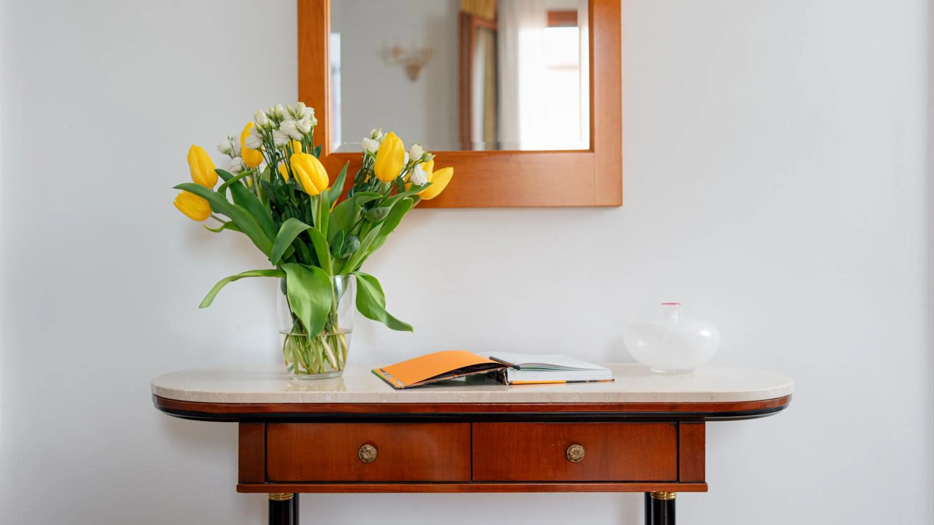 Decorative detail in All’Angelo Art Hotel