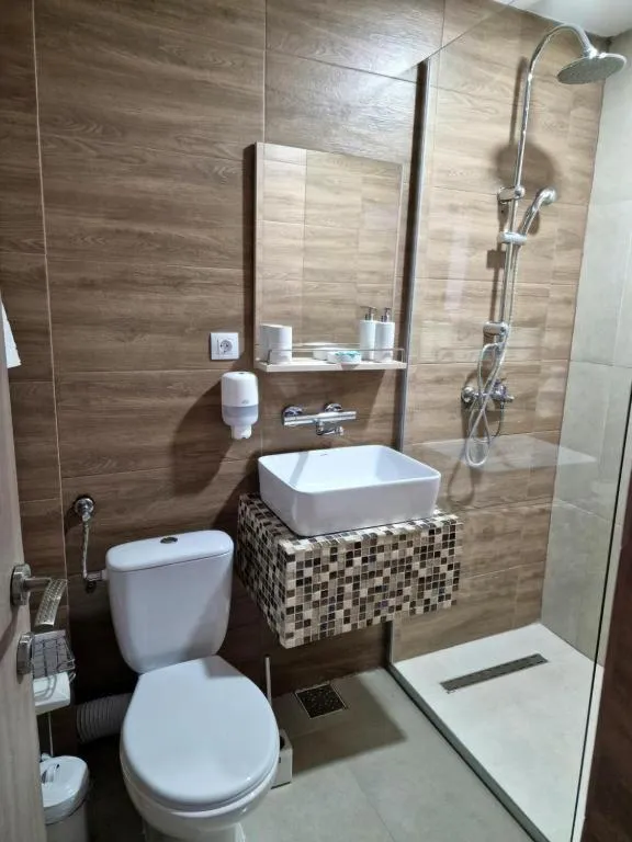 Shower in Hotel City Break