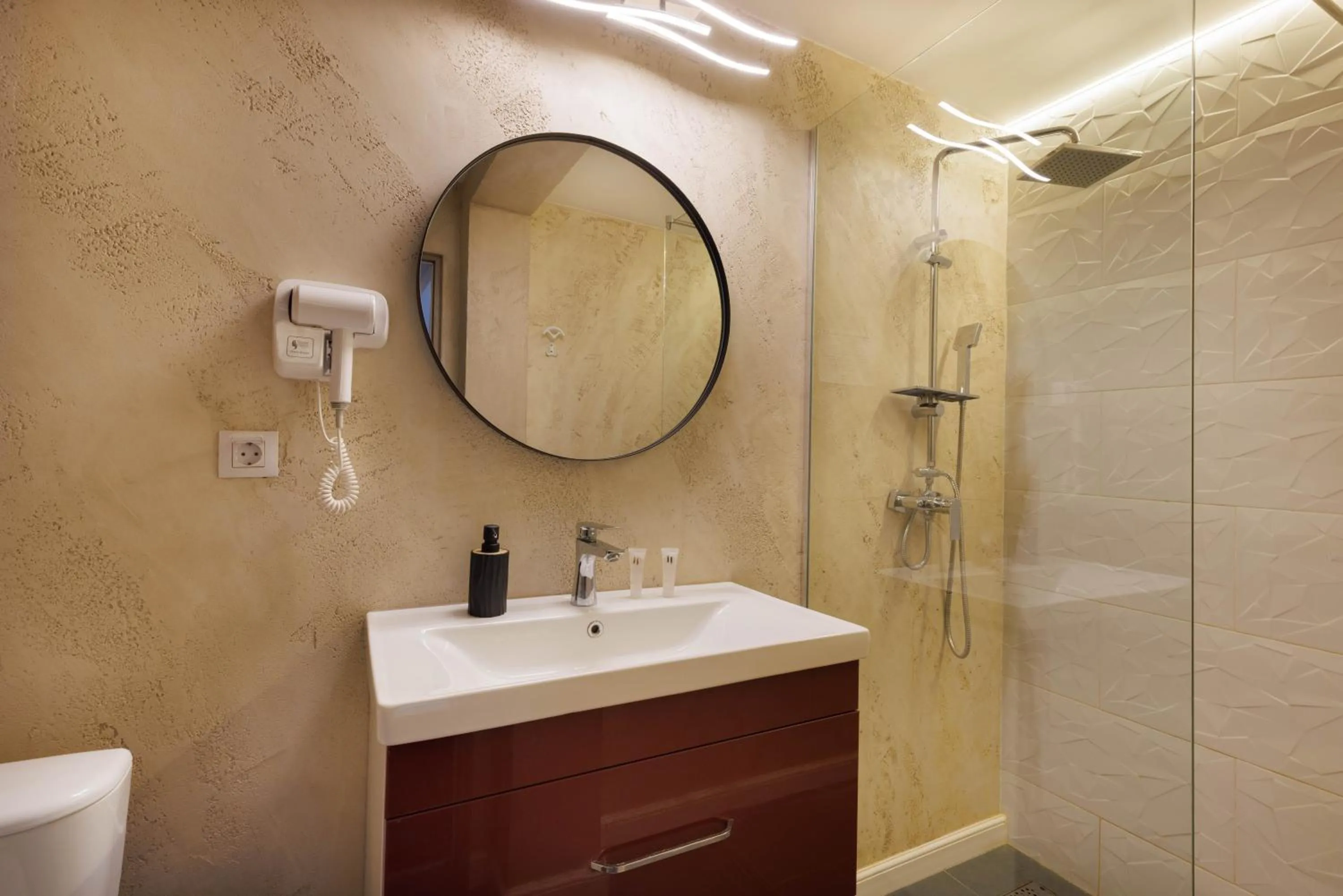 Shower in Hotel City Break