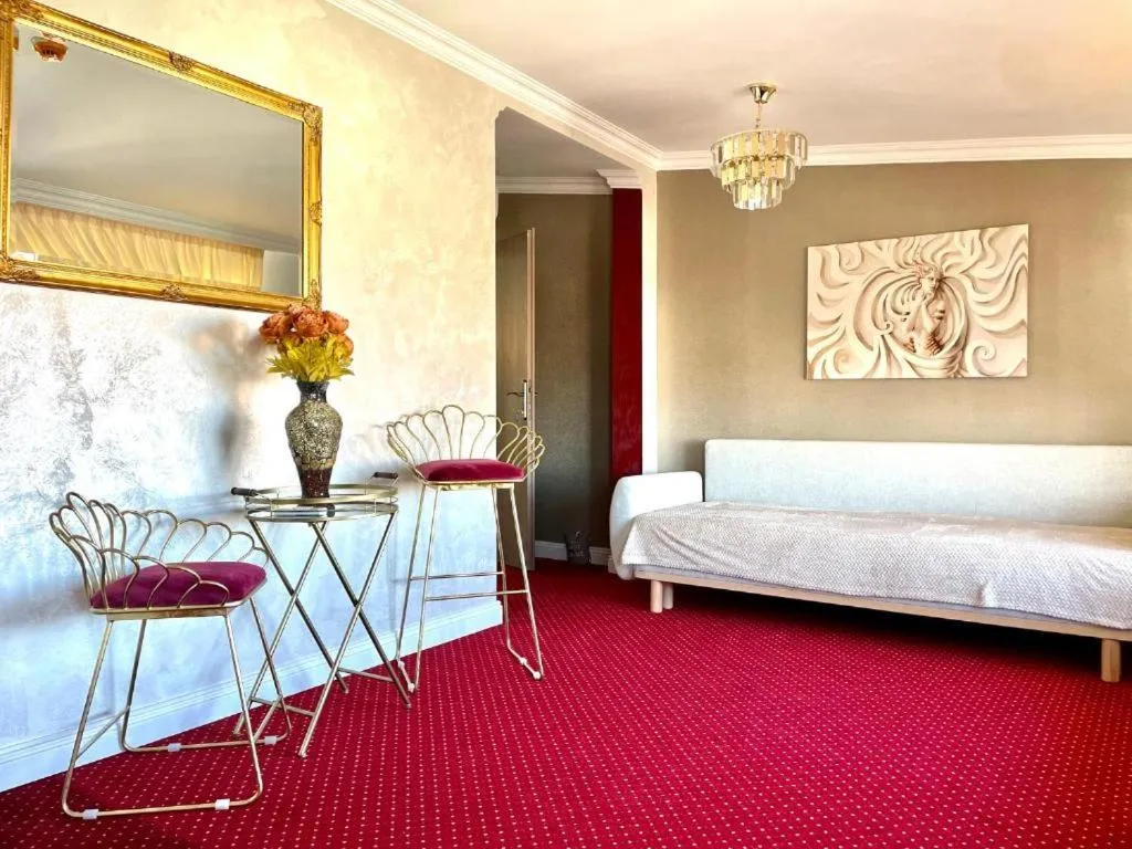 Photo of the whole room in Hotel City Break