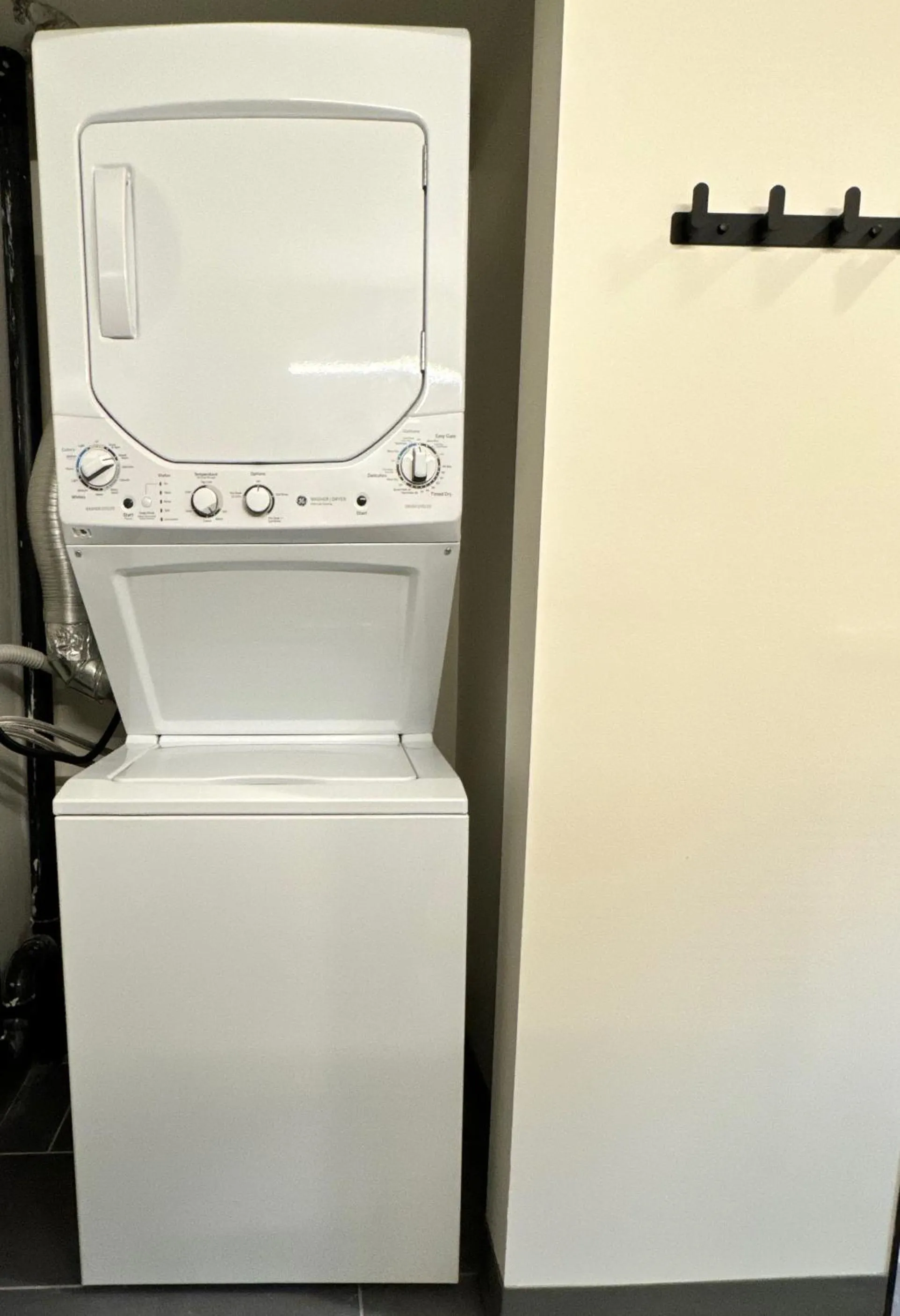 washing machine in East Rock Inn