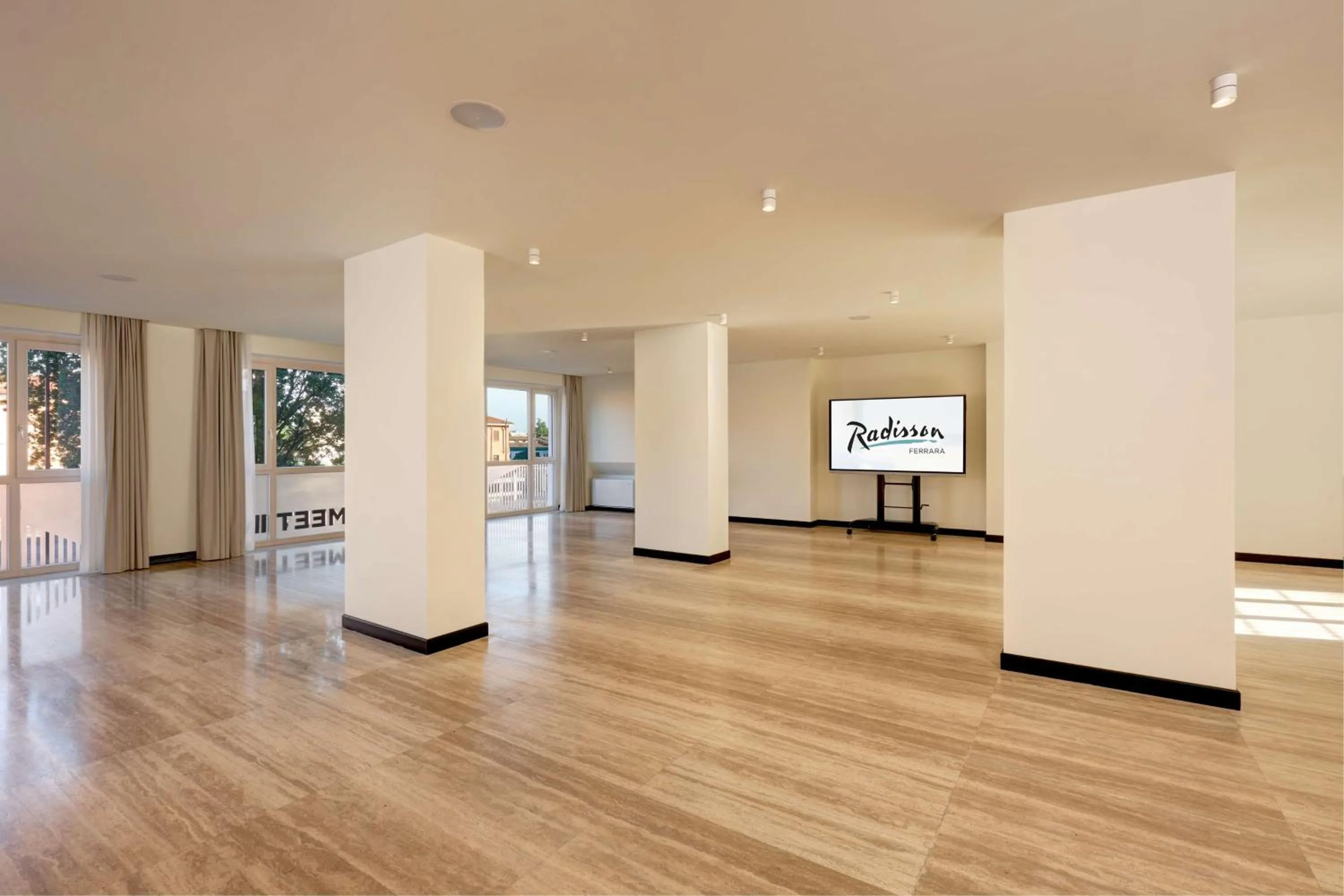 Meeting/conference room in Radisson Hotel Ferrara