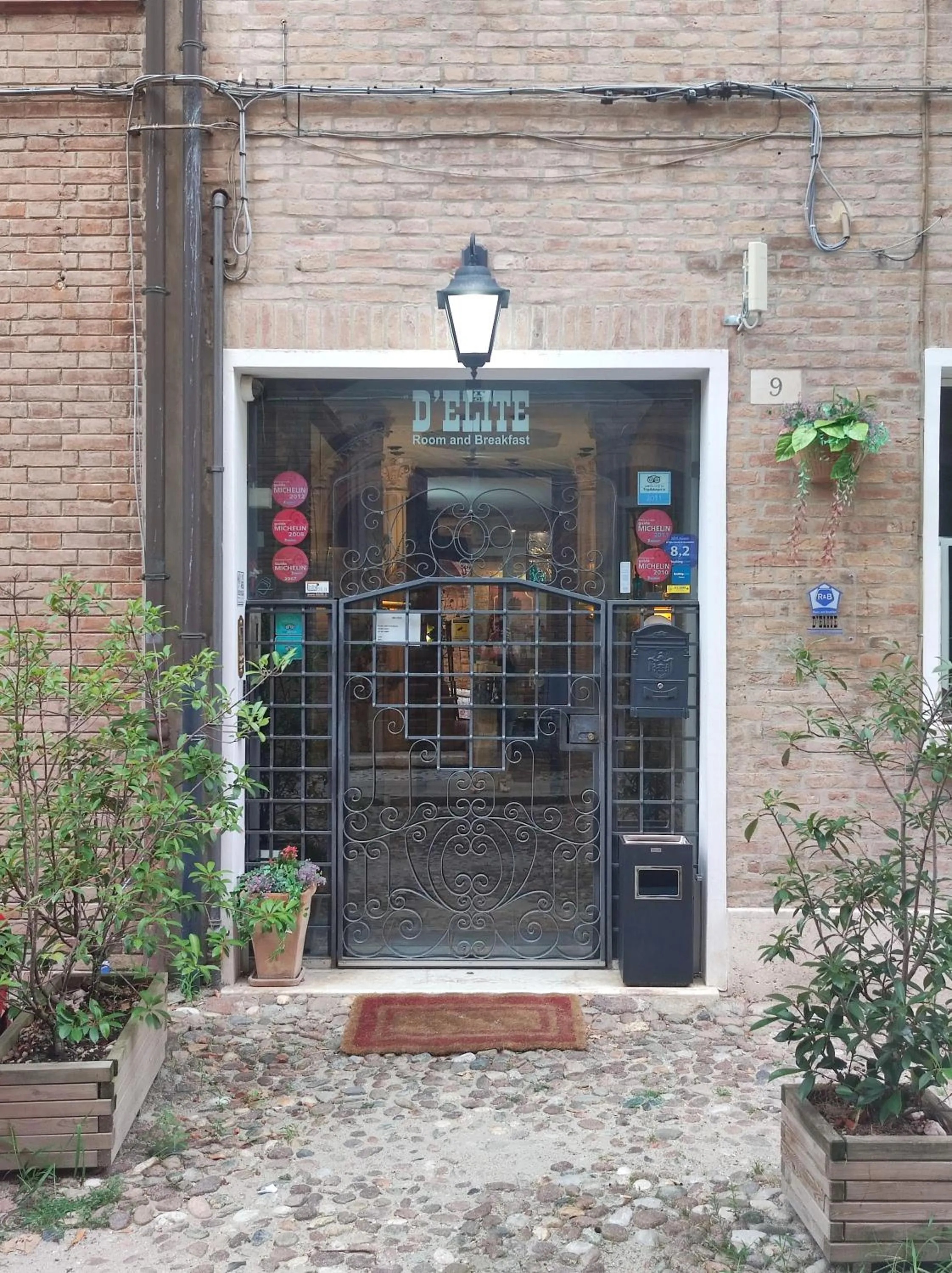 Facade/entrance in D'Elite Room & Breakfast