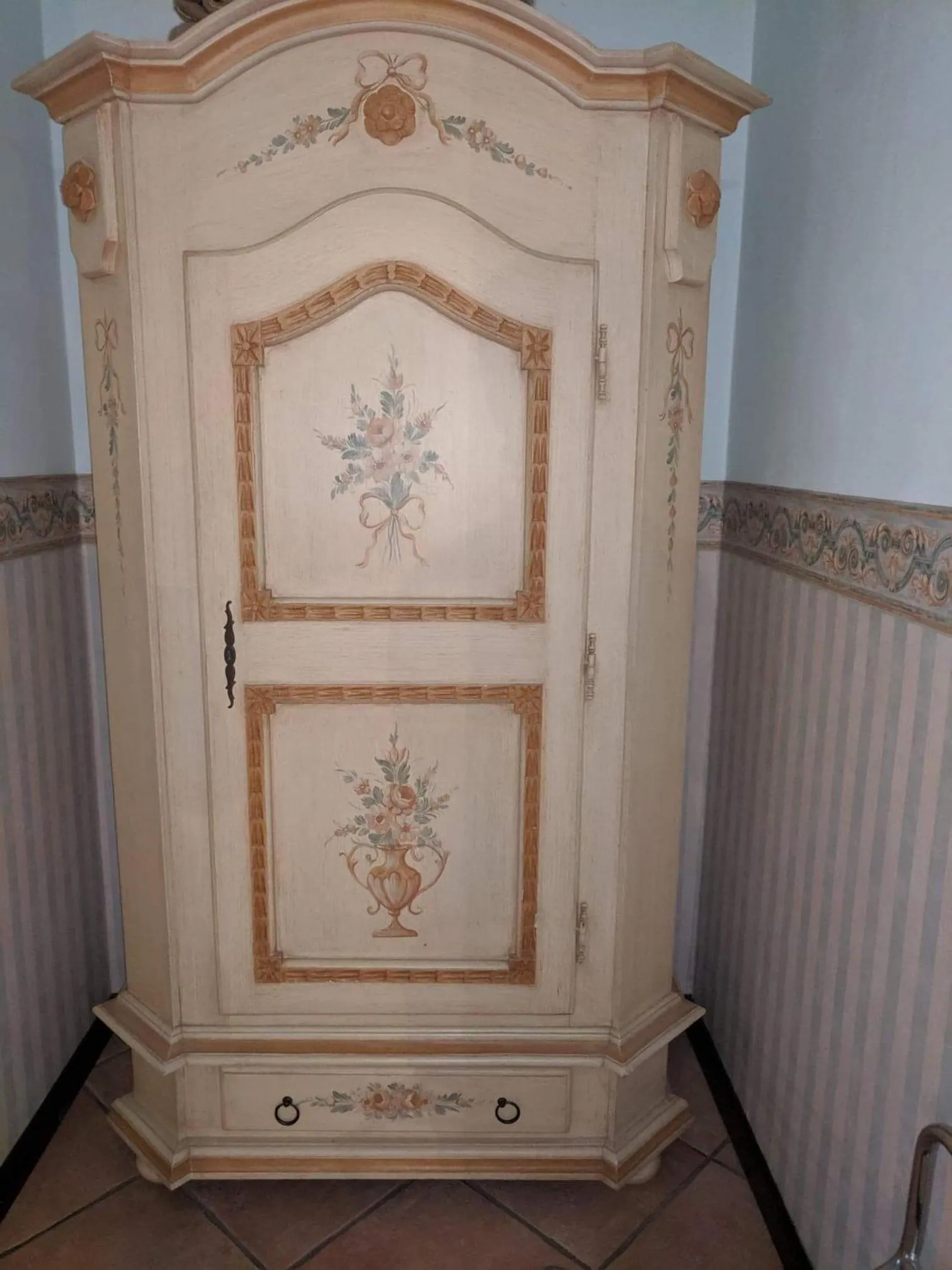 Decorative detail in D'Elite Room & Breakfast