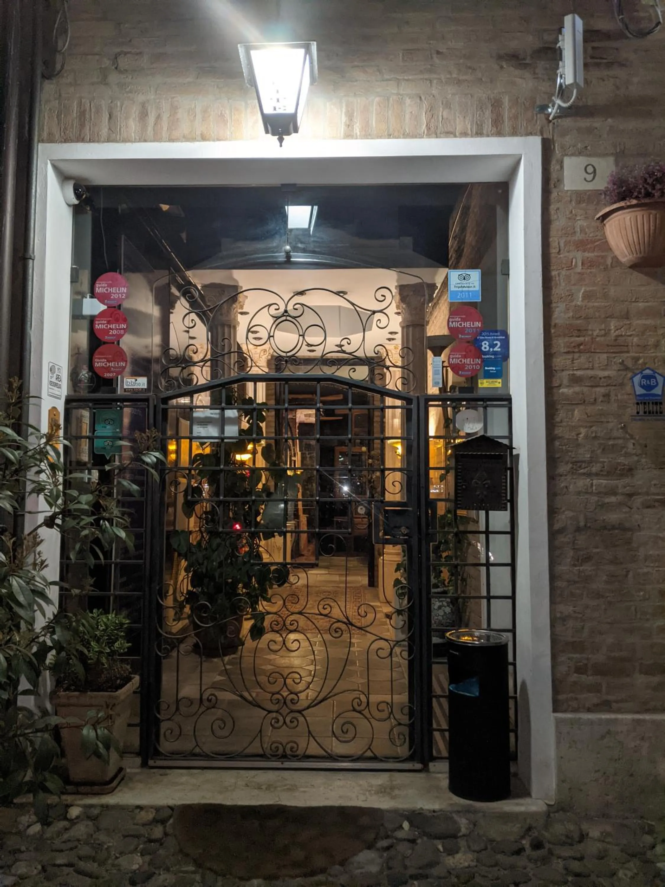 Facade/entrance in D'Elite Room & Breakfast