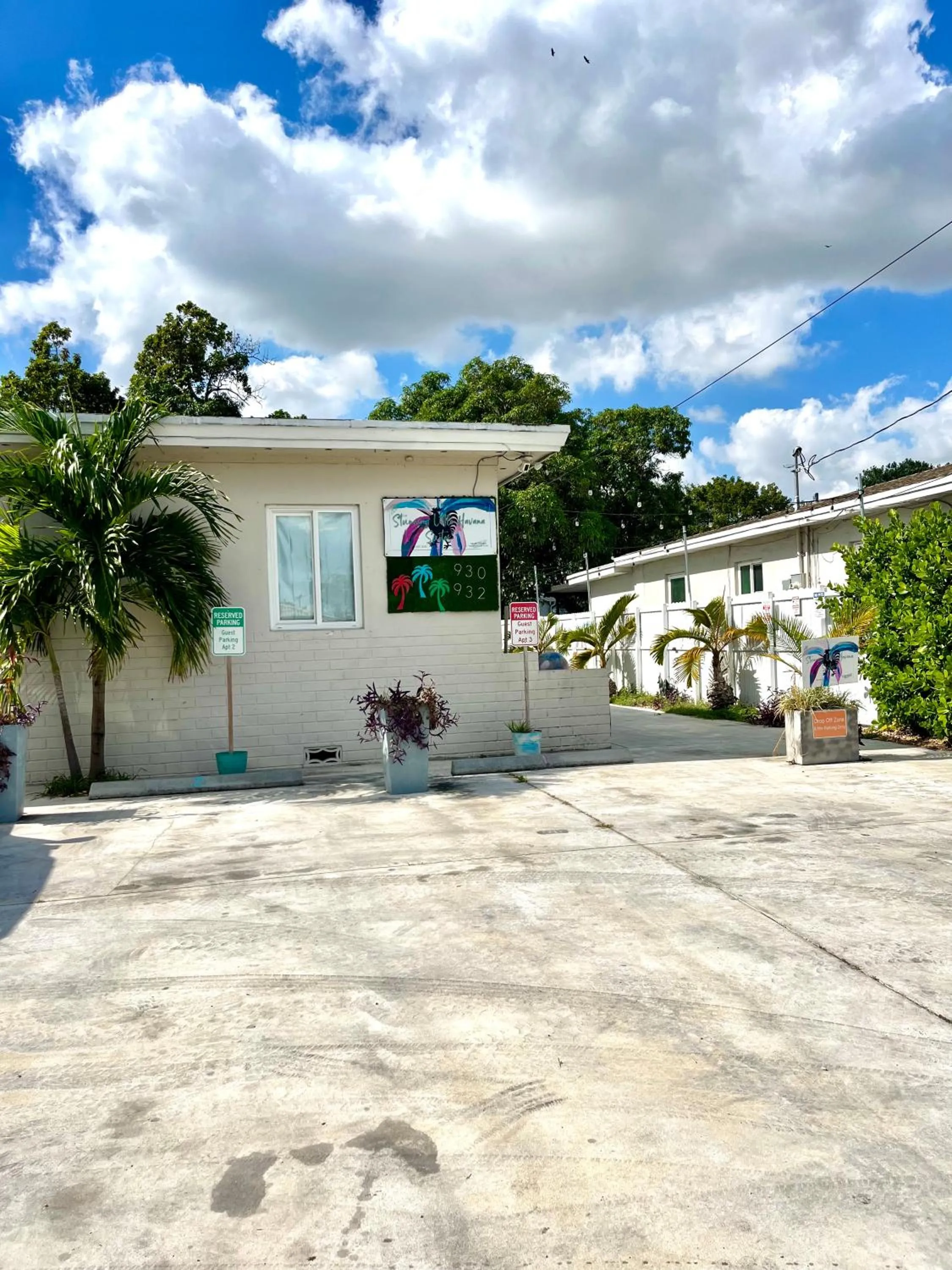 Stunning Little Havana Suites Close to airport, Calle Ocho, Brickell, Wynwood and the Beaches - Free Parking