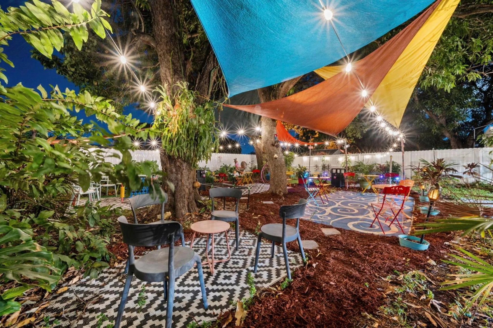 Stunning Little Havana Suites Close to airport, Calle Ocho, Brickell, Wynwood and the Beaches - Free Parking