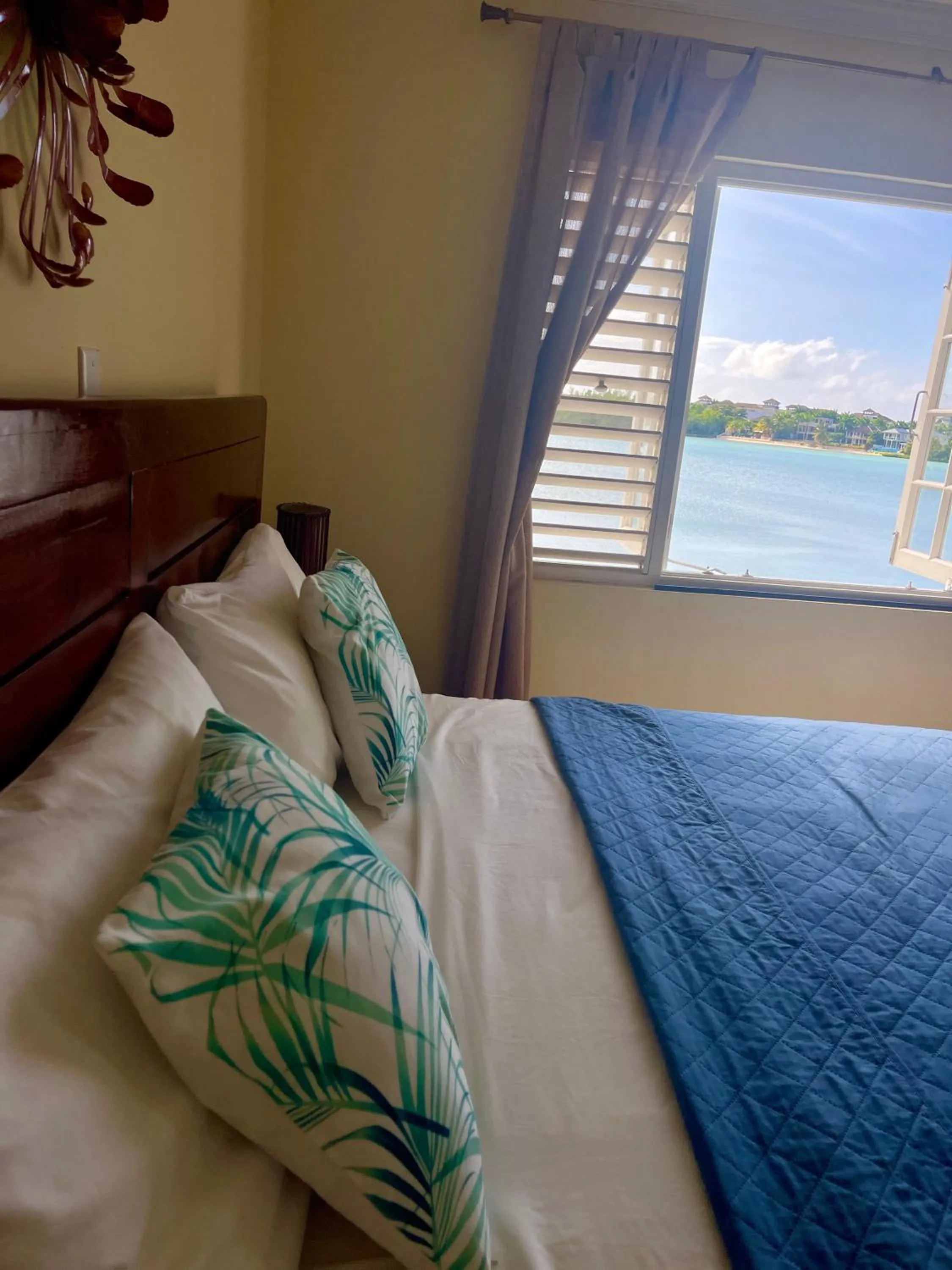 Bed in Luxury Apartments and Rooms,The Lagoons