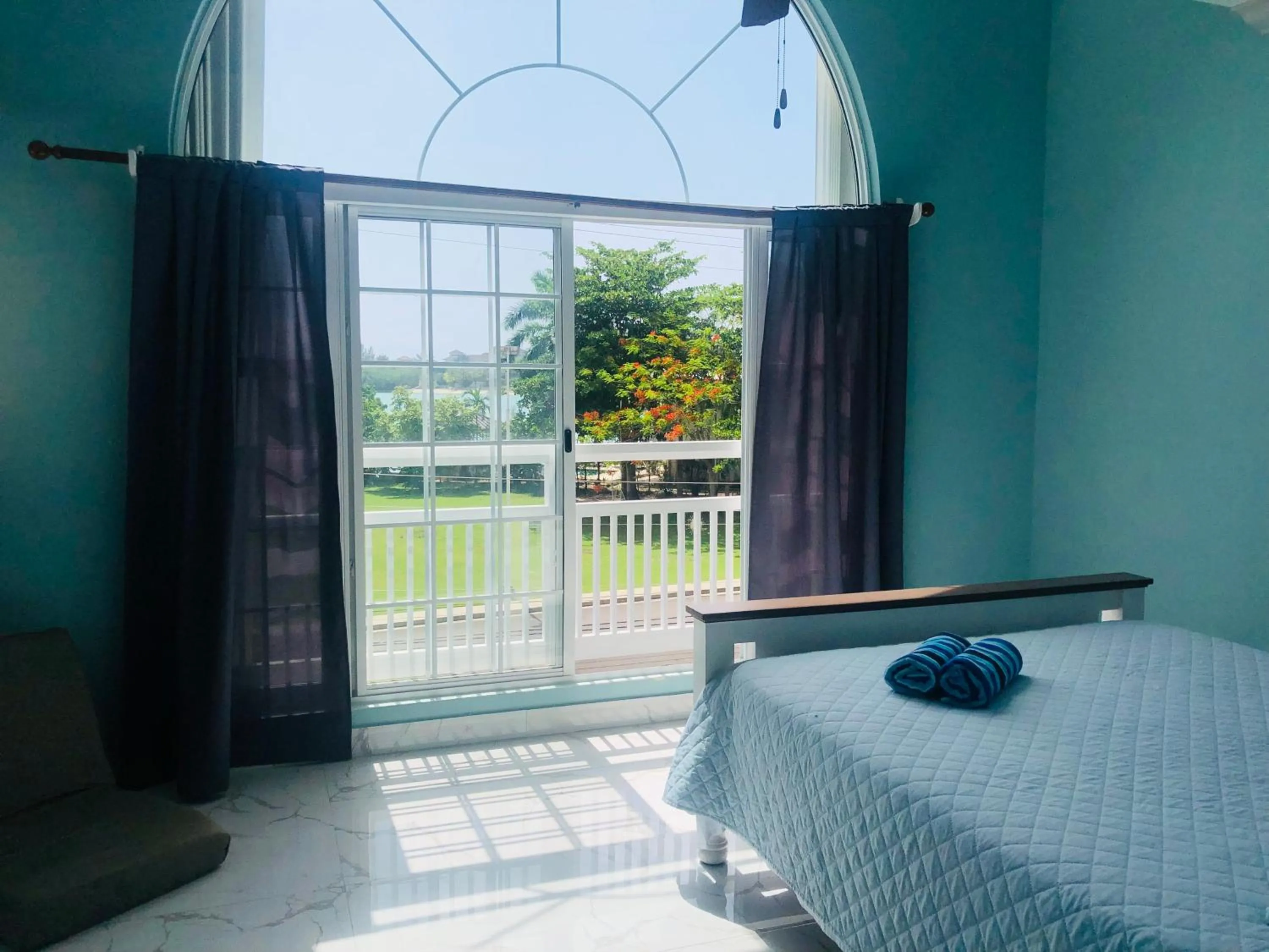 Bedroom, Bed in Luxury Apartments and Rooms,The Lagoons