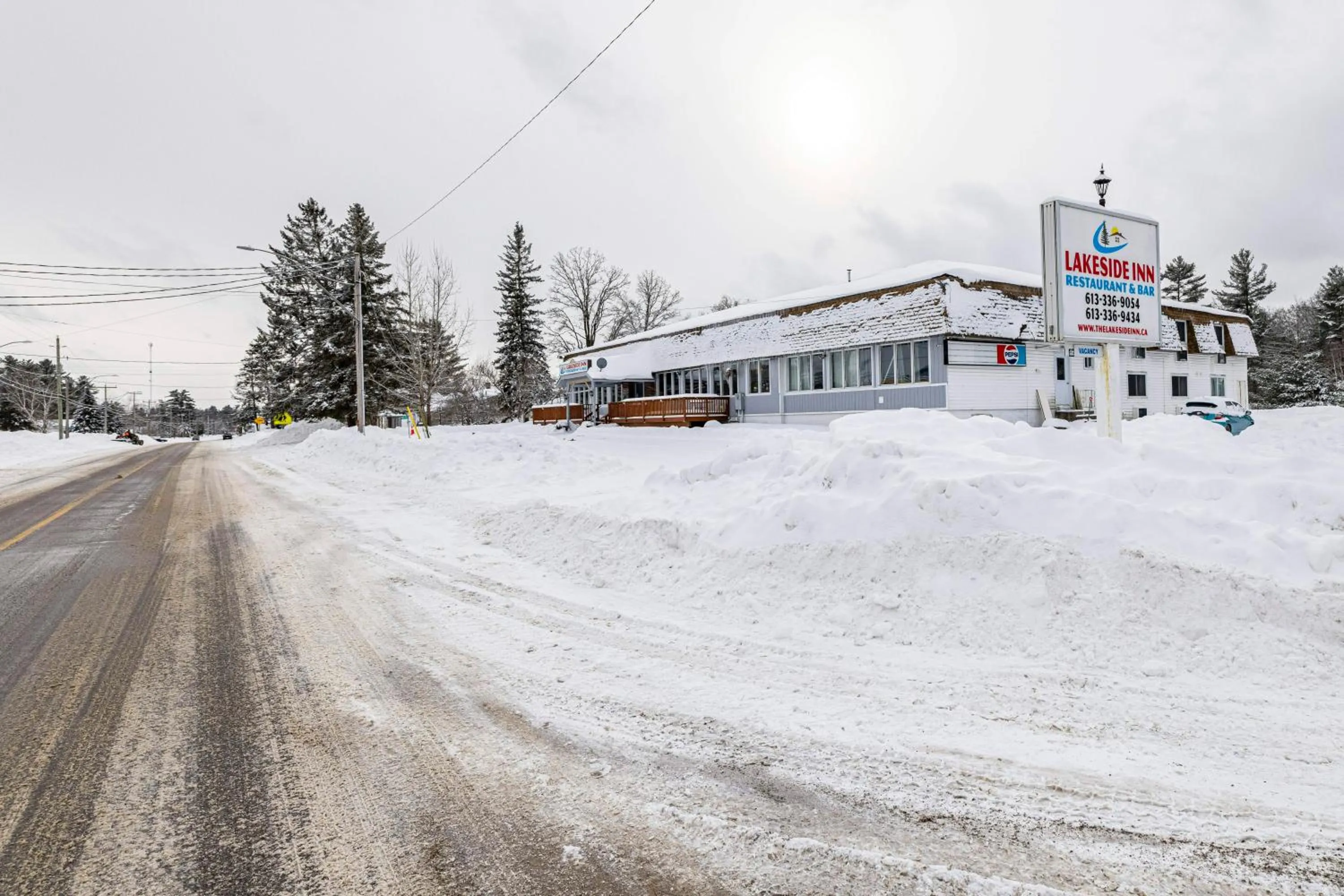 Winter in Lakeside Inn