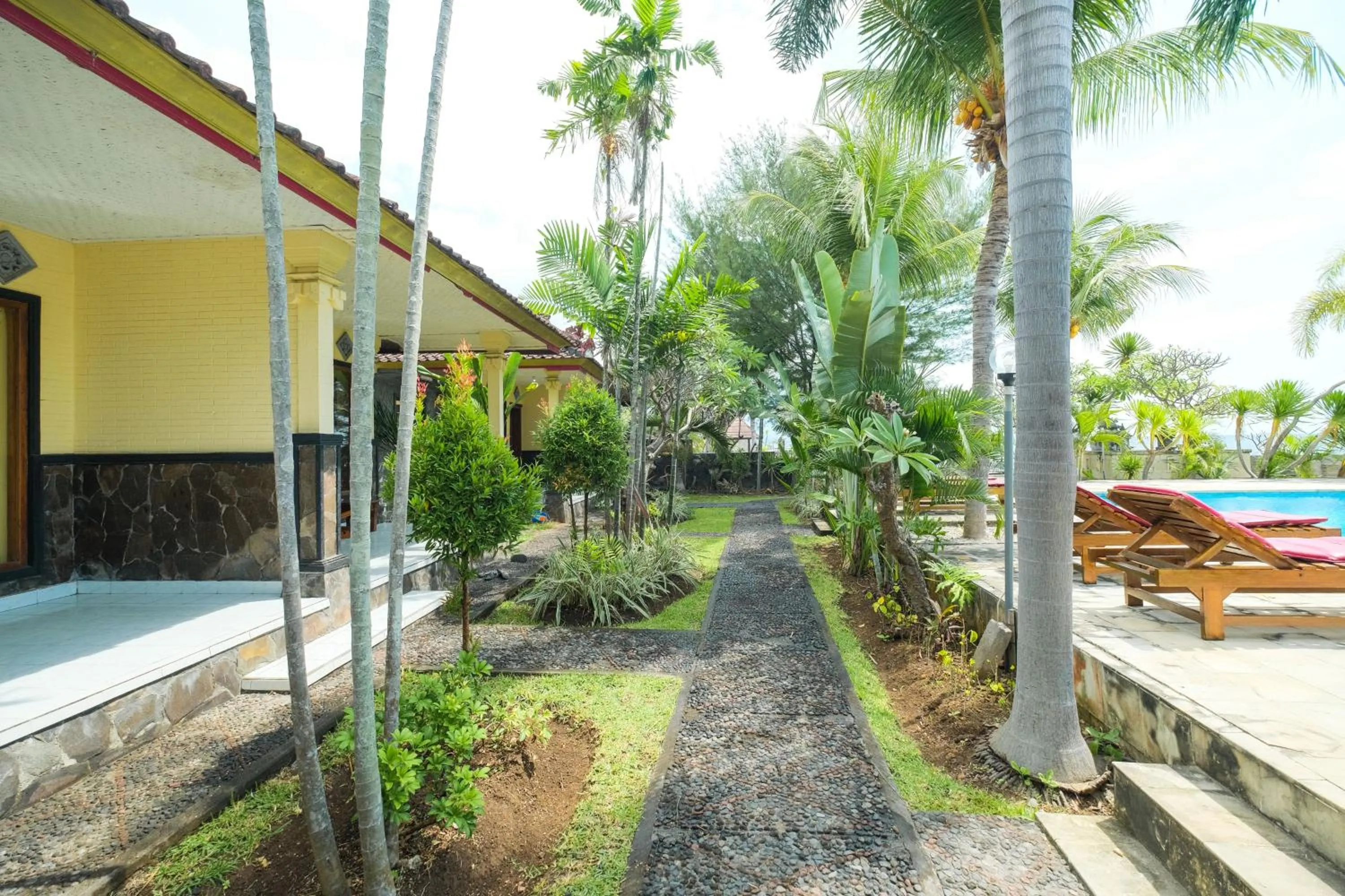 Area and facilities in RedDoorz at Tanjung Alam Hotel Lovina