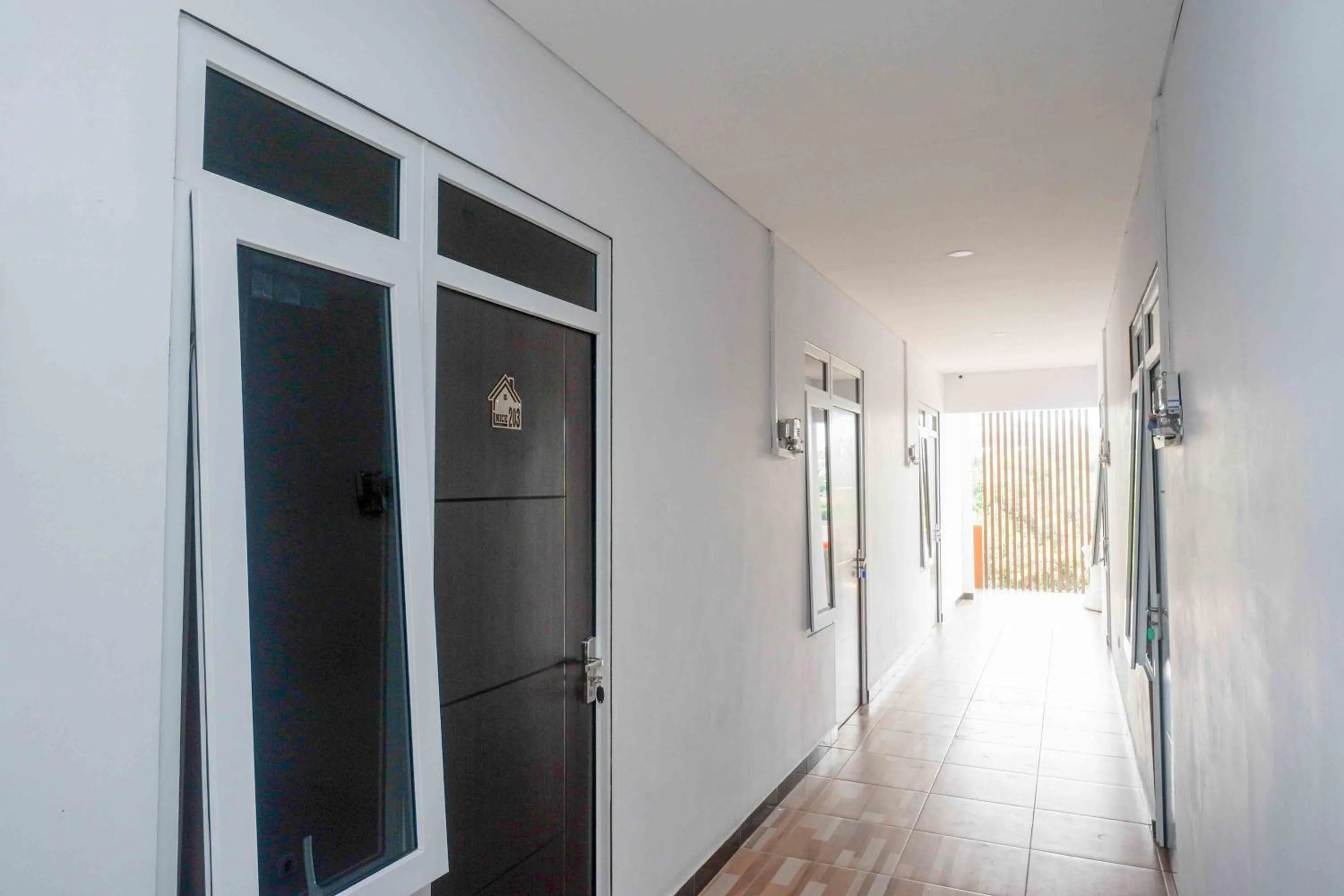 Property building in RedDoorz Plus near Patung Kuda Undip