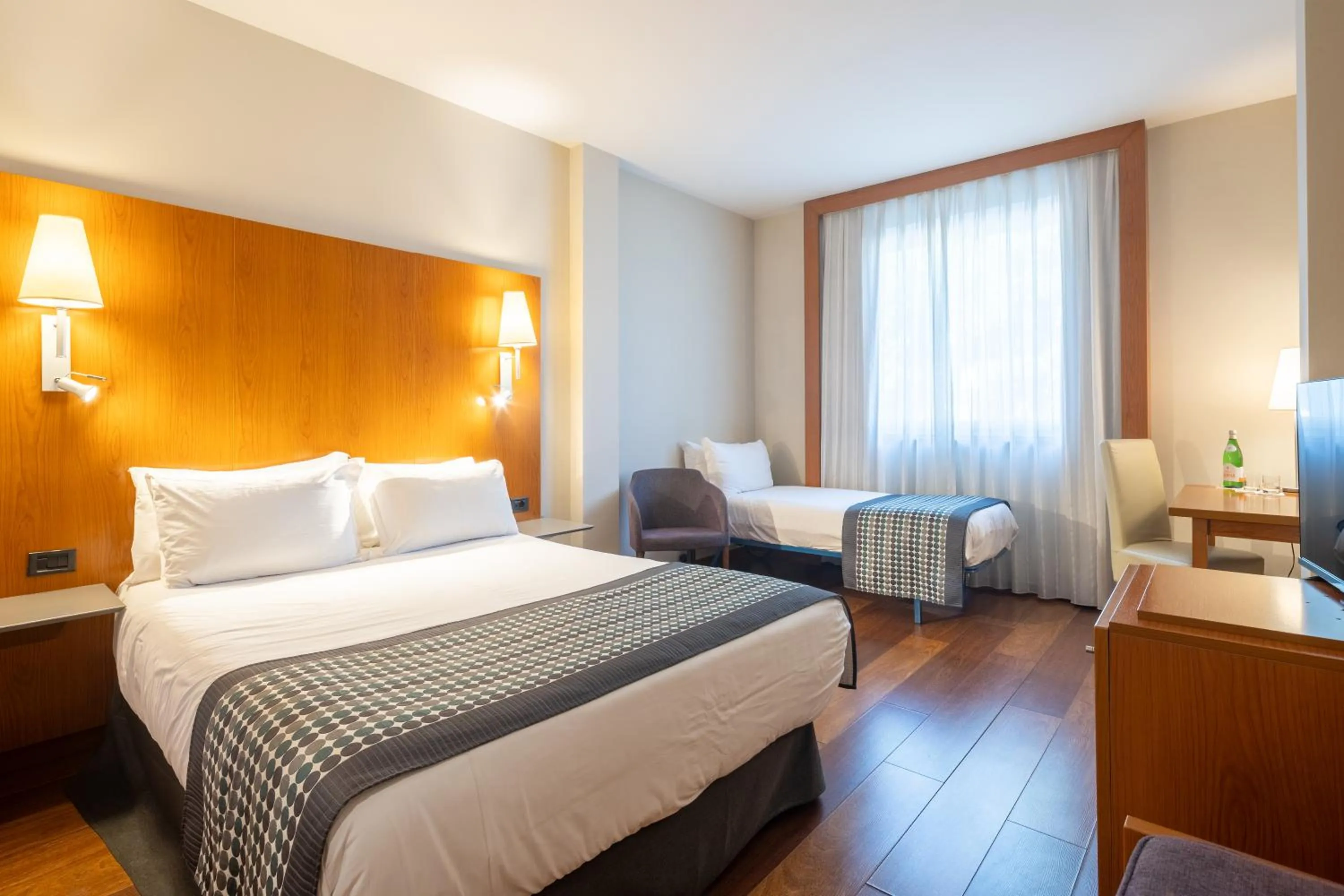 Photo of the whole room, Bed in Exe Toscana