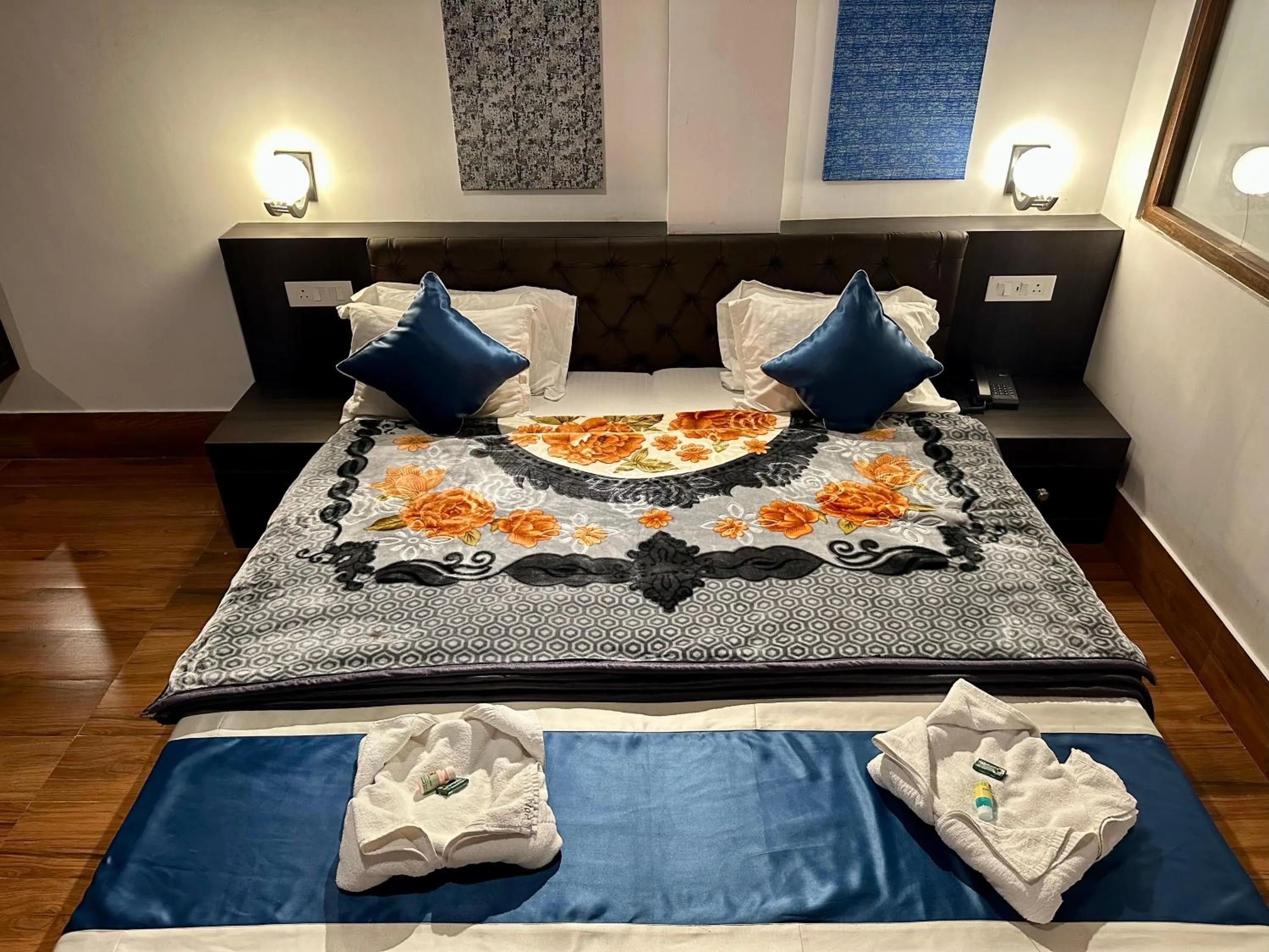 Bed in Hotel Norling SK Groups