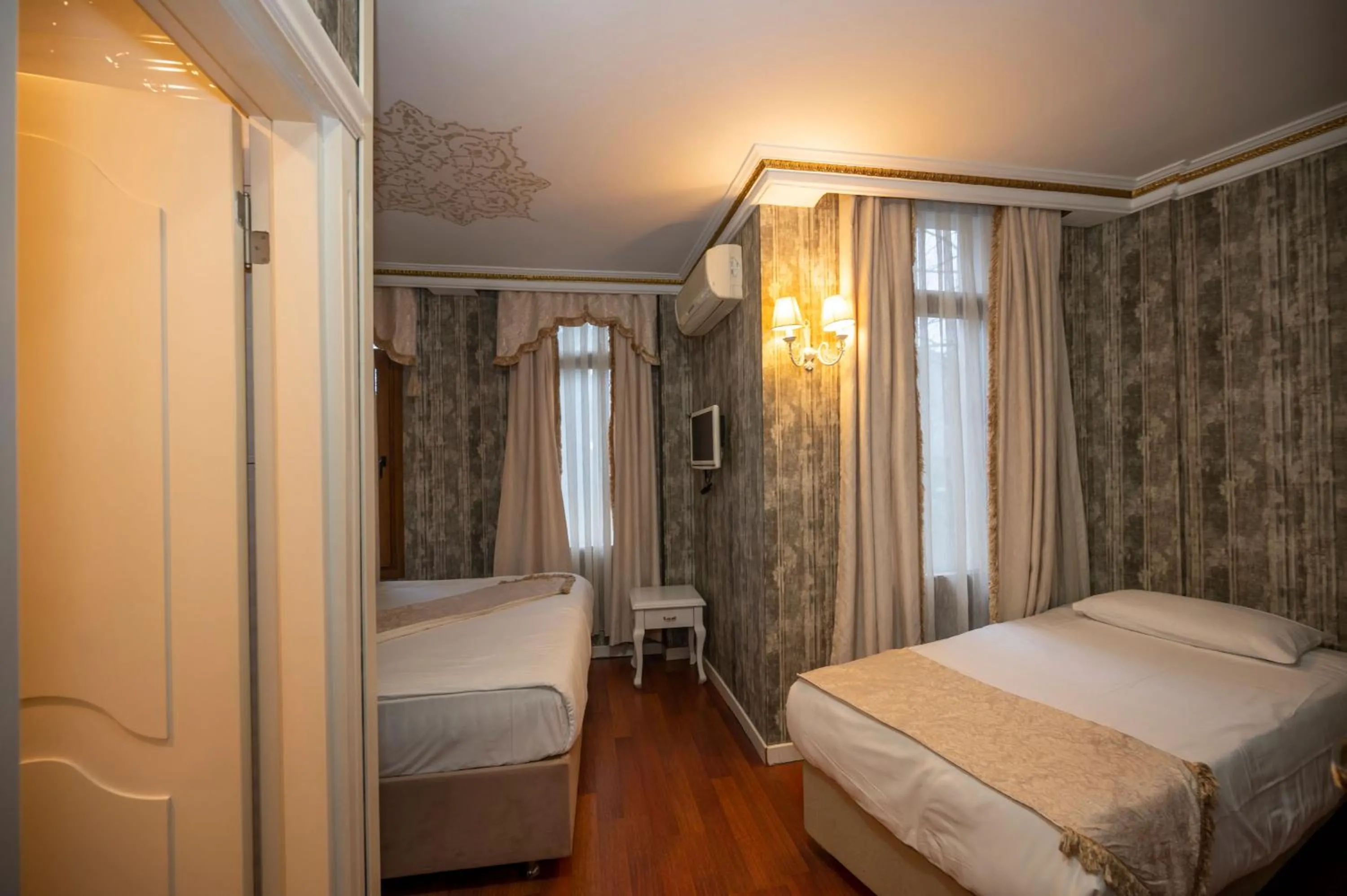 Bed in Fuat Bey Palace Hotel & Spa