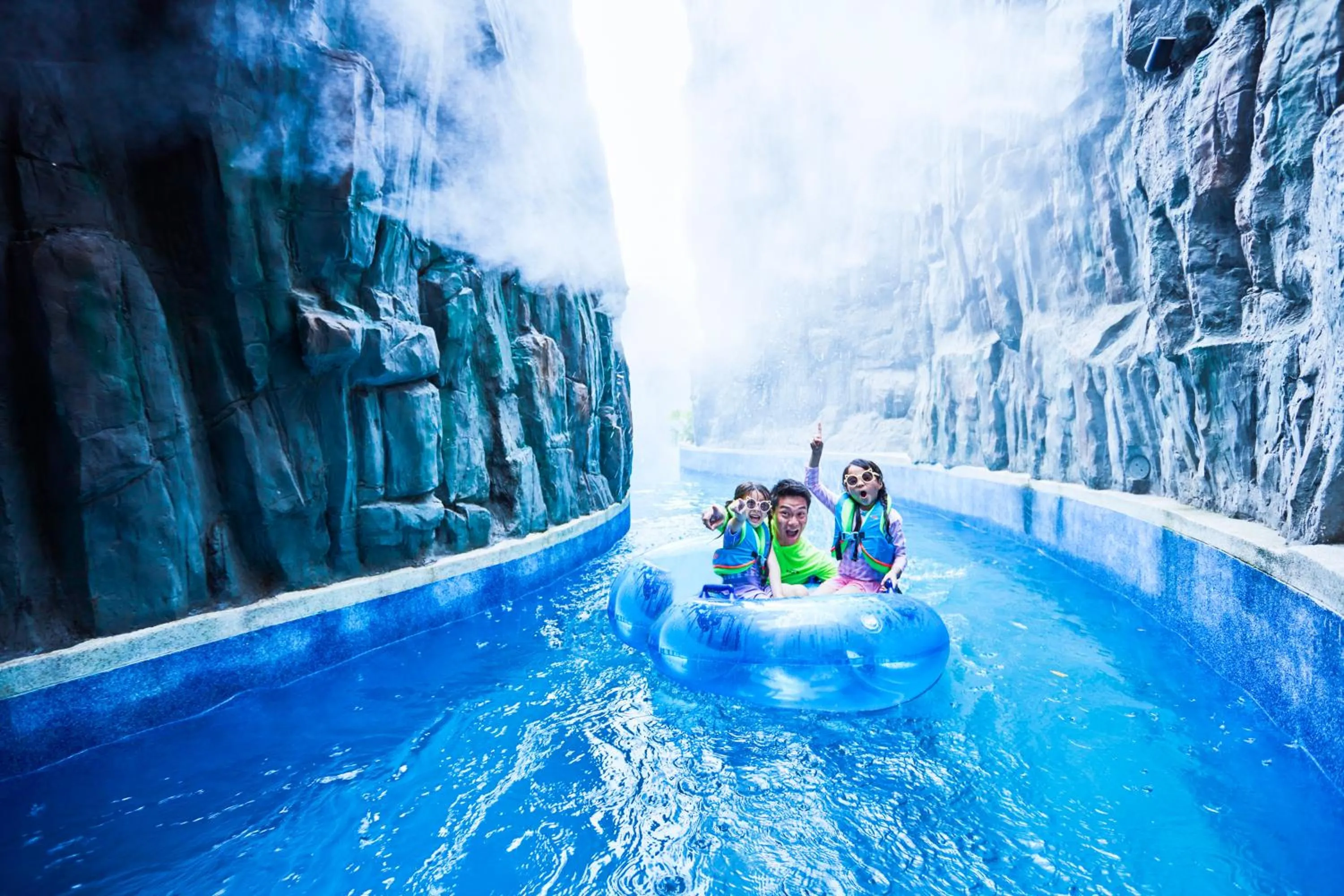 Aqua park in Grande Centre Point Space Pattaya