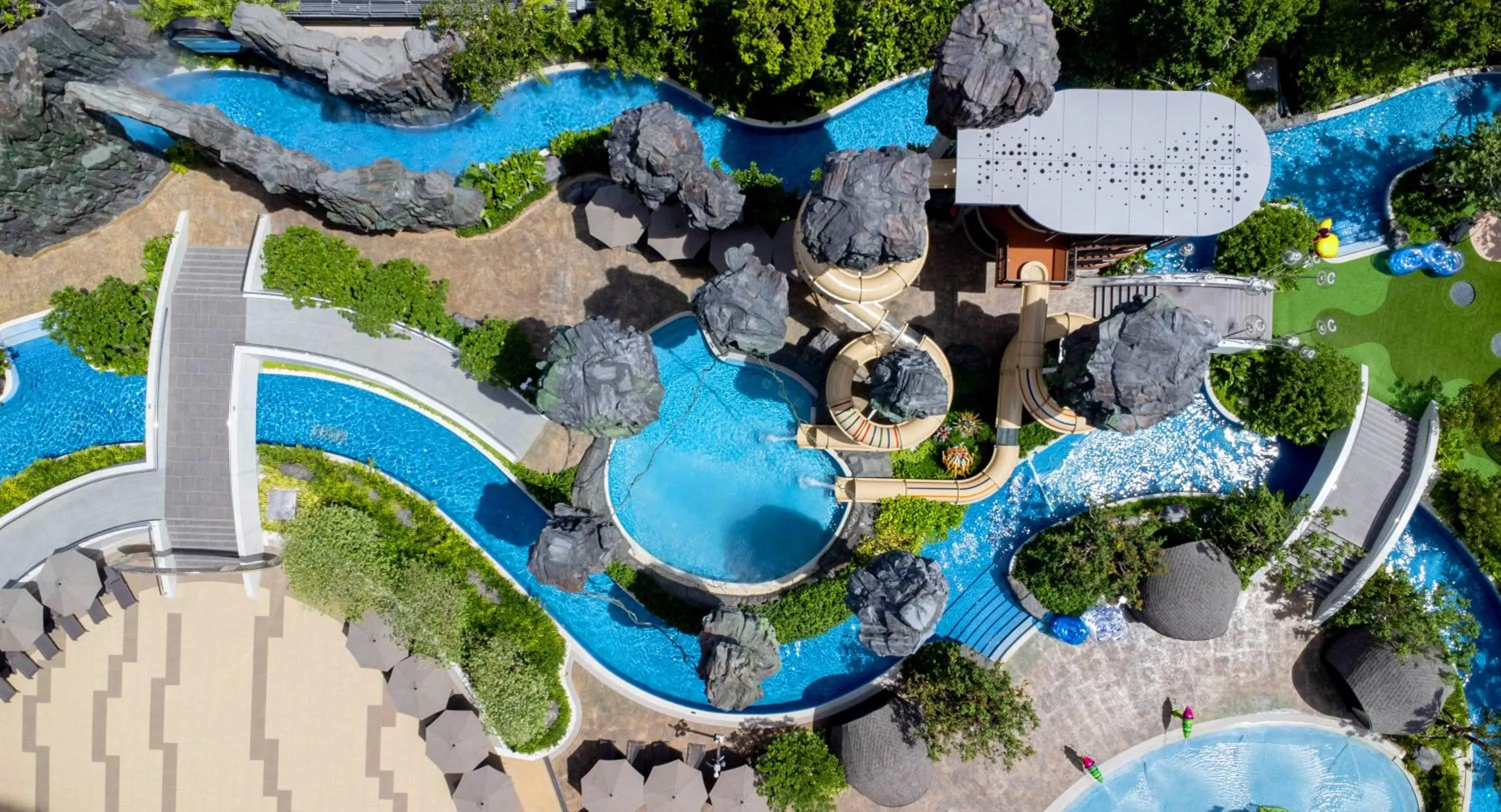 Aqua park in Grande Centre Point Space Pattaya