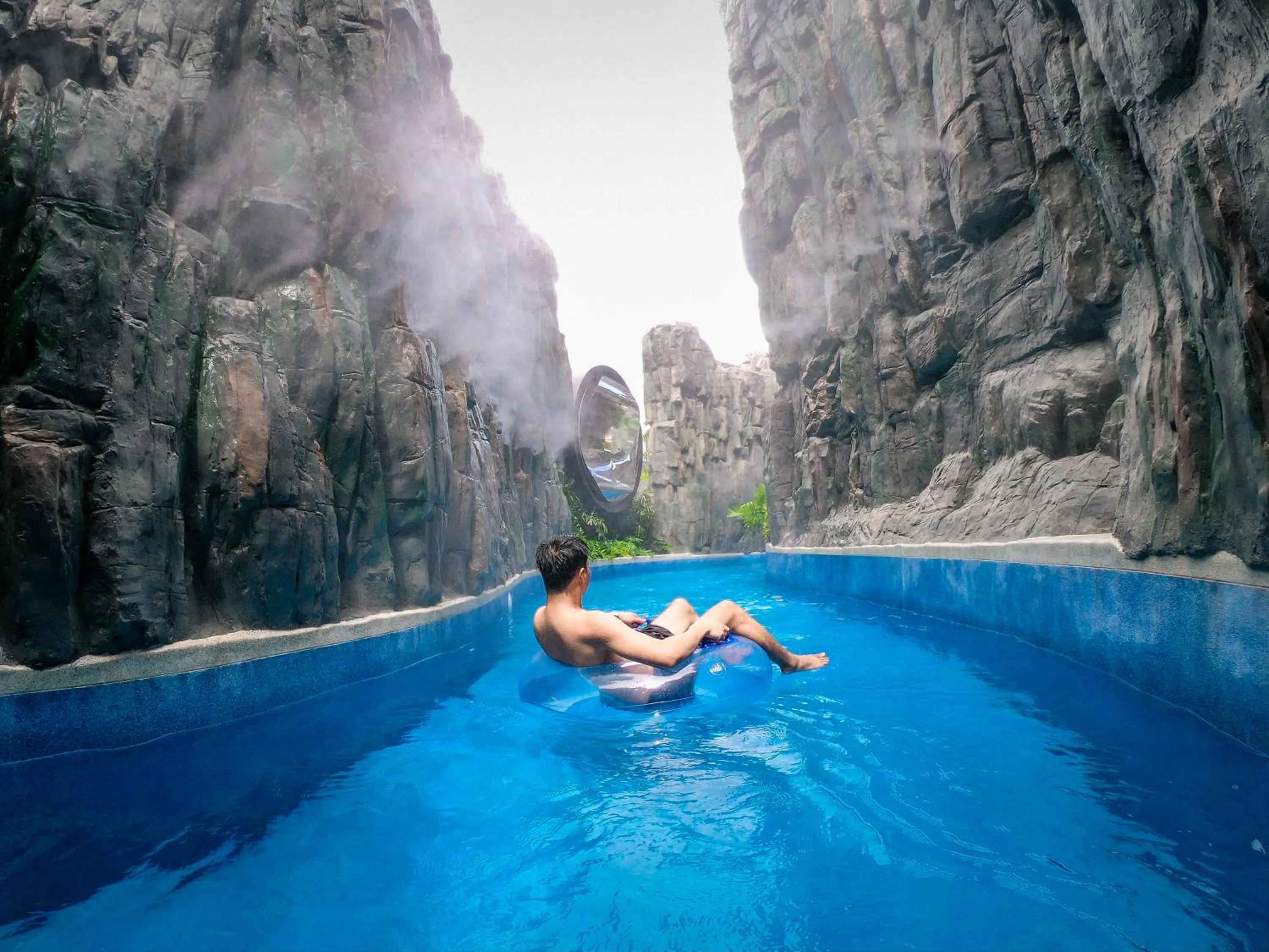 Aqua park in Grande Centre Point Space Pattaya