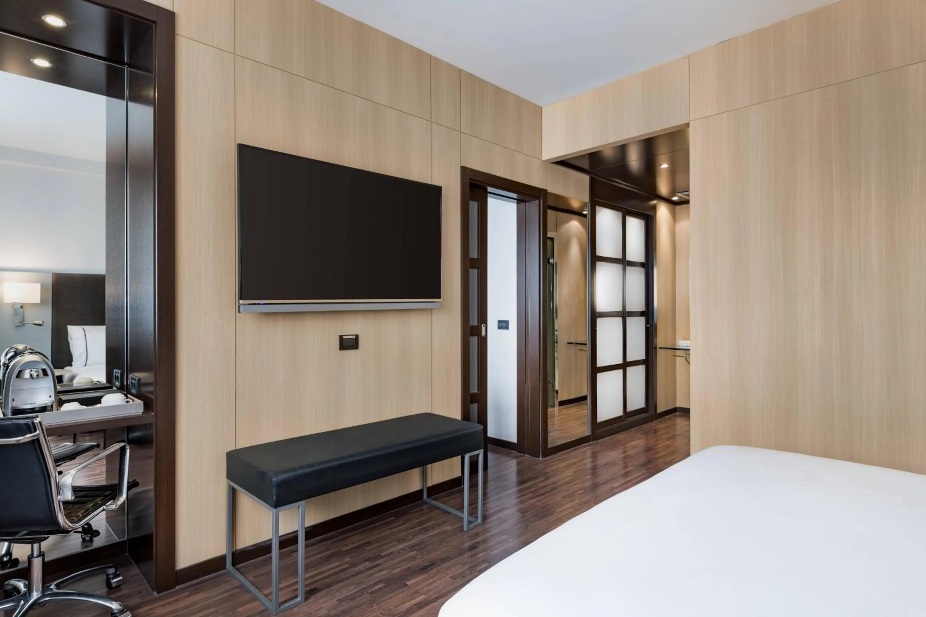 Photo of the whole room, Bed in AC Hotel Bologna by Marriott