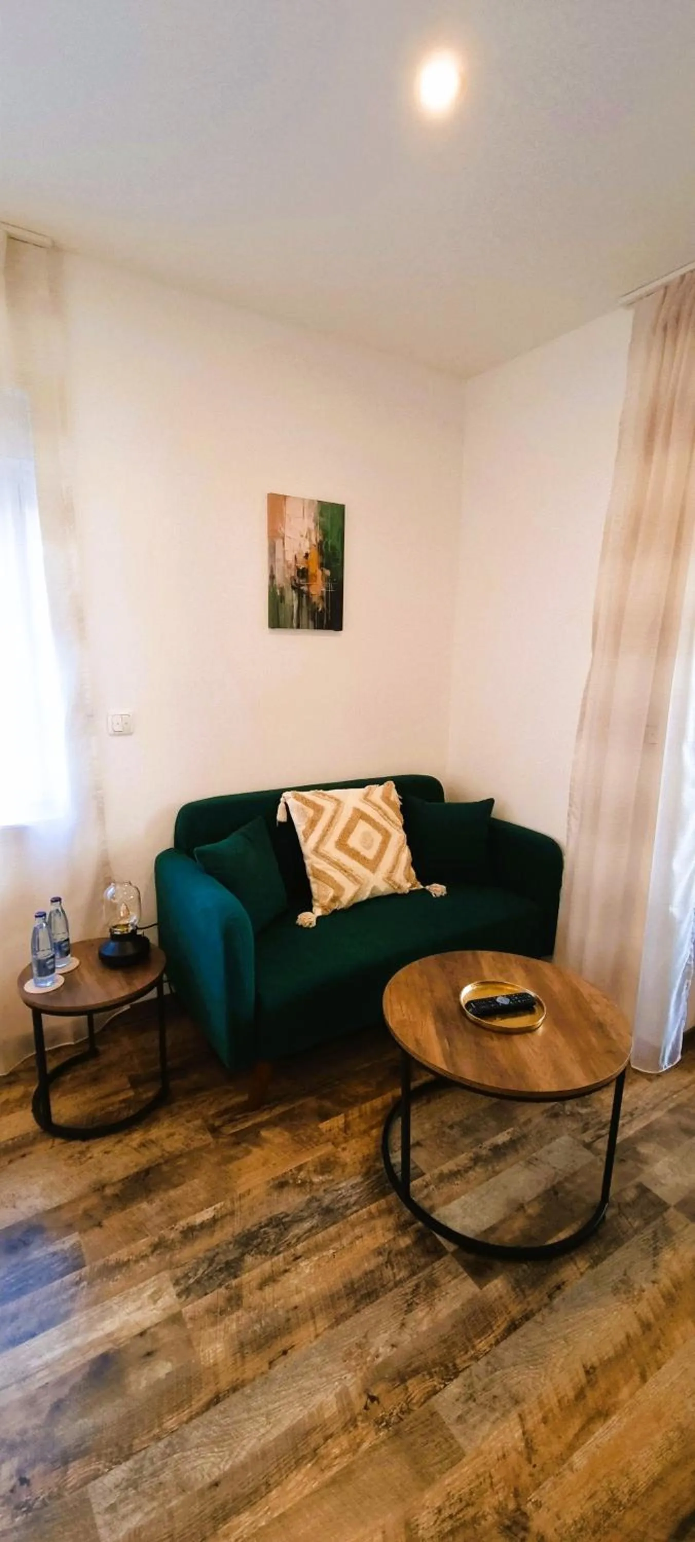 Seating area in CJS Apartments - Chill or Drive am Nürburgring, new Box Spring Beds, new furniture, WLan, Spacious Rooms, Quiet Location