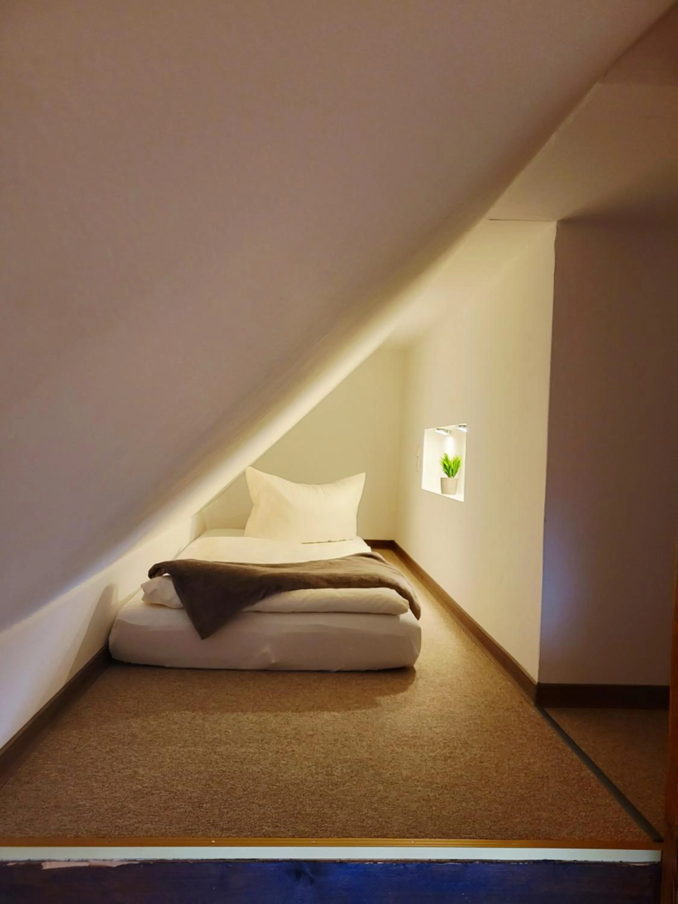 Bed in CJS Apartments - Chill or Drive am Nürburgring, new Box Spring Beds, new furniture, WLan, Spacious Rooms, Quiet Location