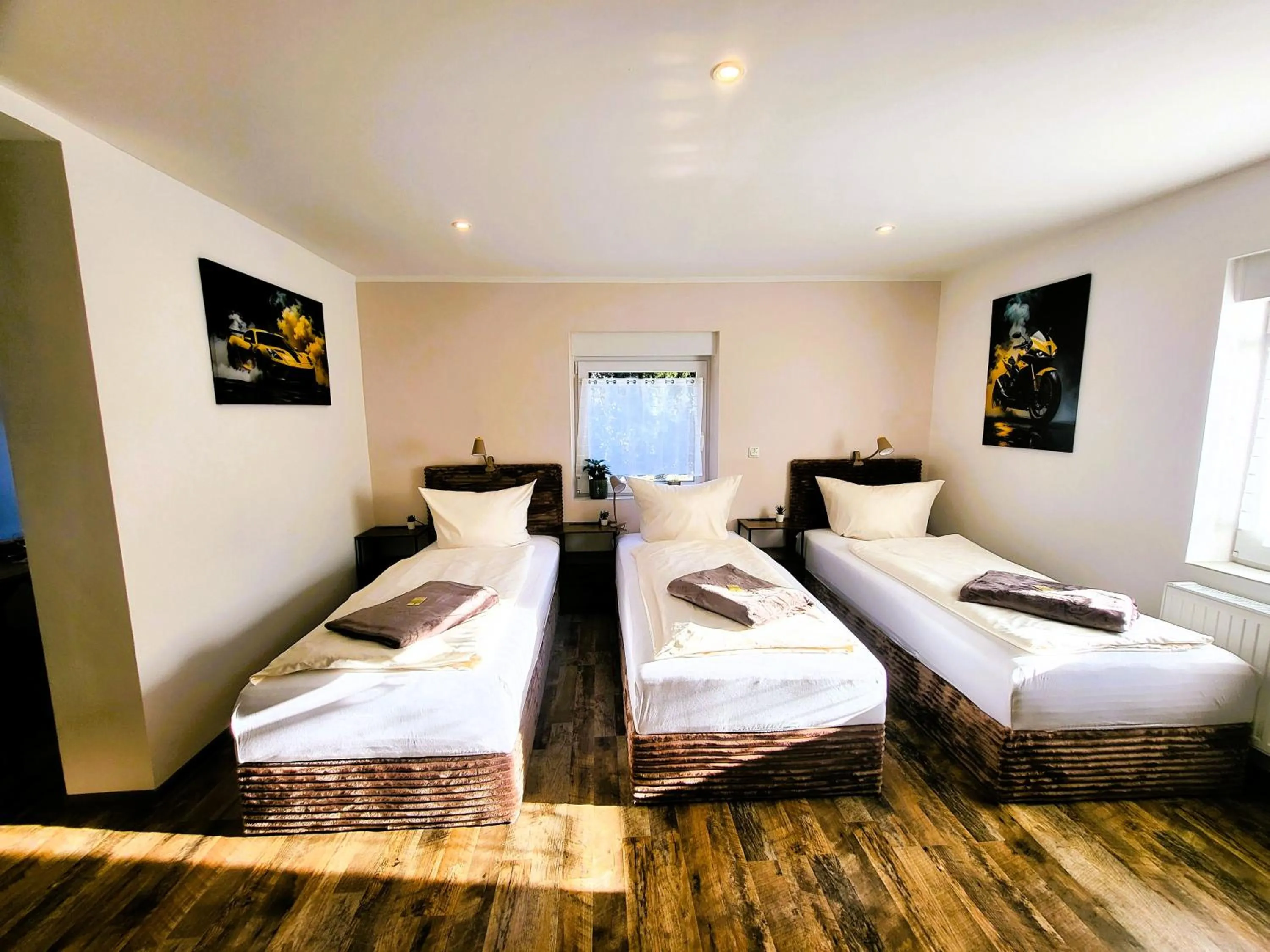 Bed in CJS Apartments - Chill or Drive am Nürburgring, new Box Spring Beds, new furniture, WLan, Spacious Rooms, Quiet Location